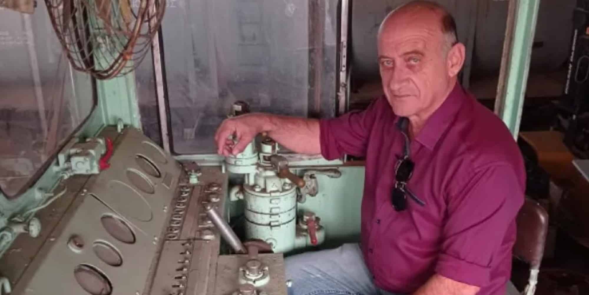 Ο μηχανοδηγός Γιώργος Κουτσούμπας που σκοτώθηκε στο δυστύχημα στα Τέμπη