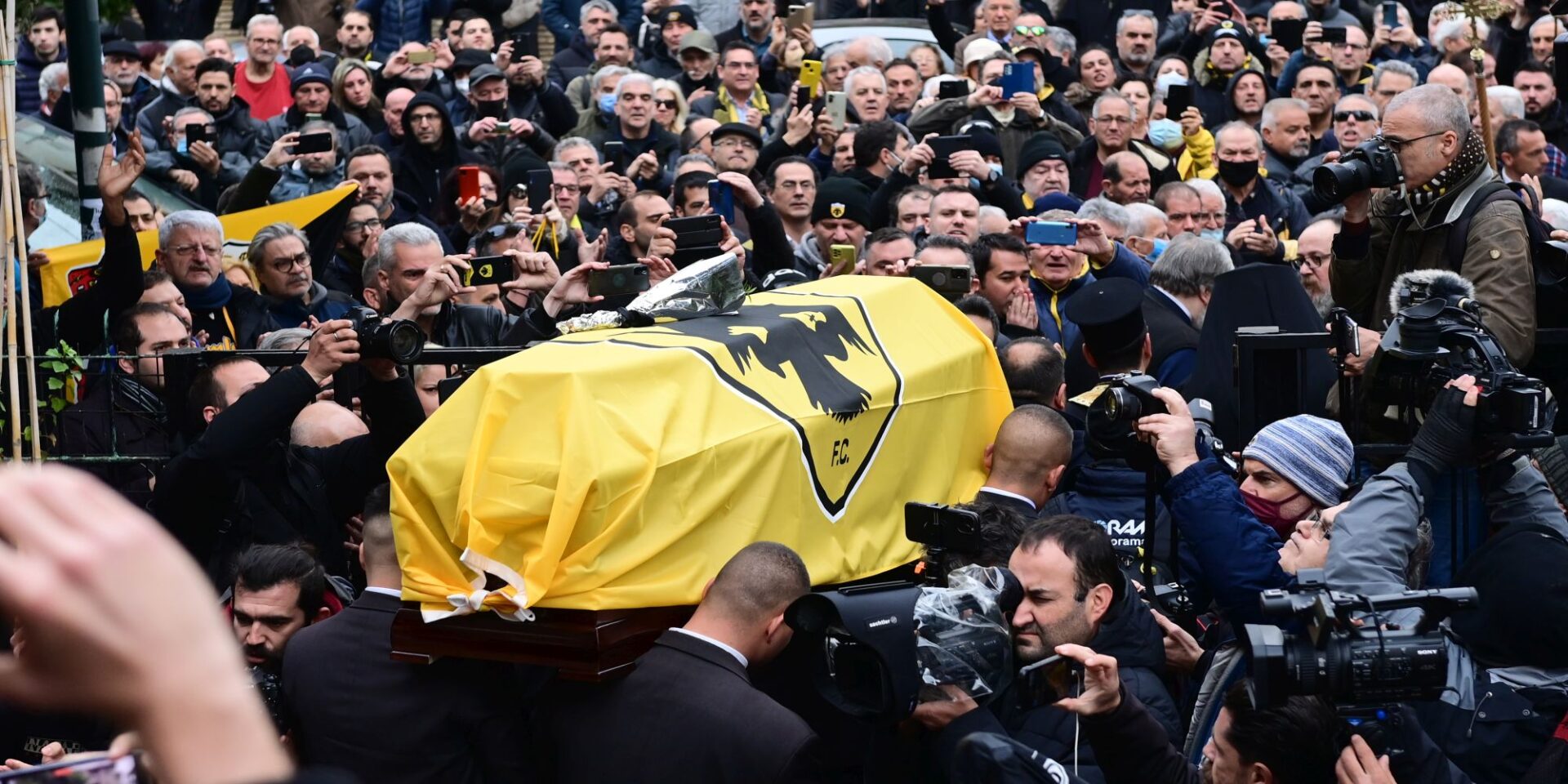 Η κηδεία του Μίμη Παπαϊωάννου