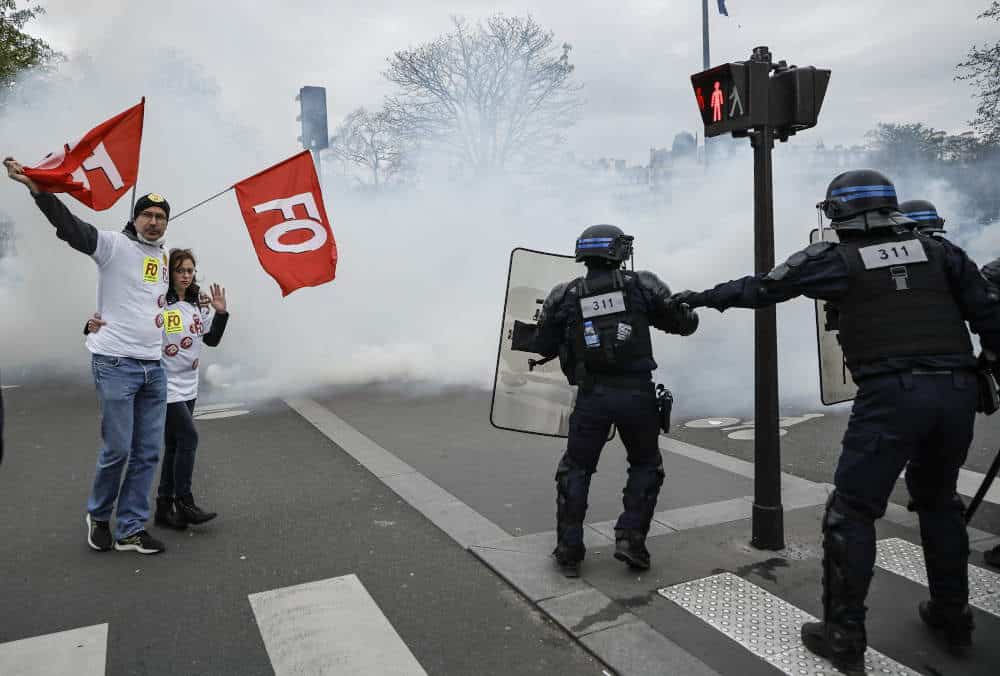 Επεισόδια στη Γαλλία μεταξύ διαδηλωτών και αστυνομικών
