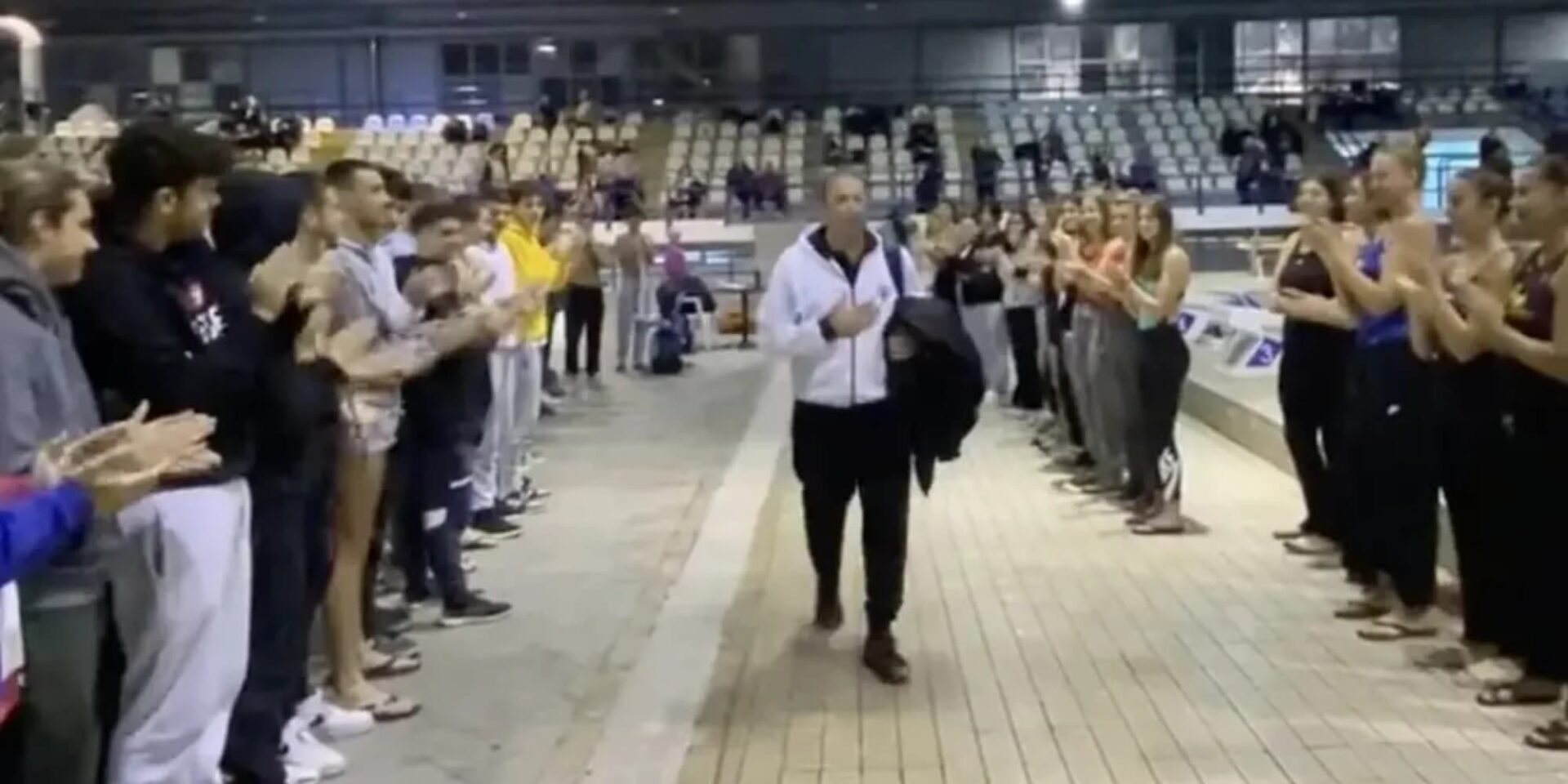 Ο προπονητής της εφηβικής ομάδας πόλο του ΠΑΟΚ, Γιάννης Παπαγιαννάκης, ένας από τους ηρωικούς διασώστες της ΕΜΑΚ στα Τέμπη