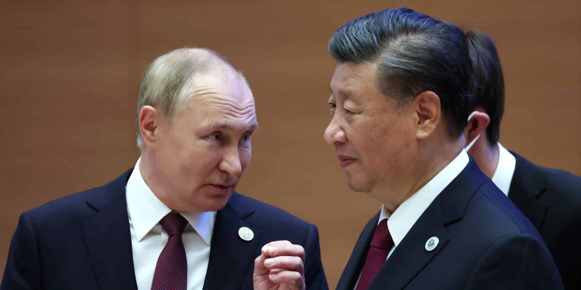 Ο Κινέζος πρόεδορς Σι Τζινπίνγκ με τον Ρώσο ομόλογό του, Βλαντιμίρ Πούτιν στο Κρεμλίνο / Φωτογραφία: ΑΠΕ
