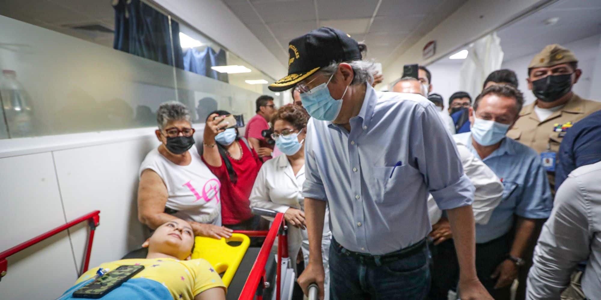 Γυναίκα στο νοσοκομείο μετά τον σεισμό στο Εκουαδόρ