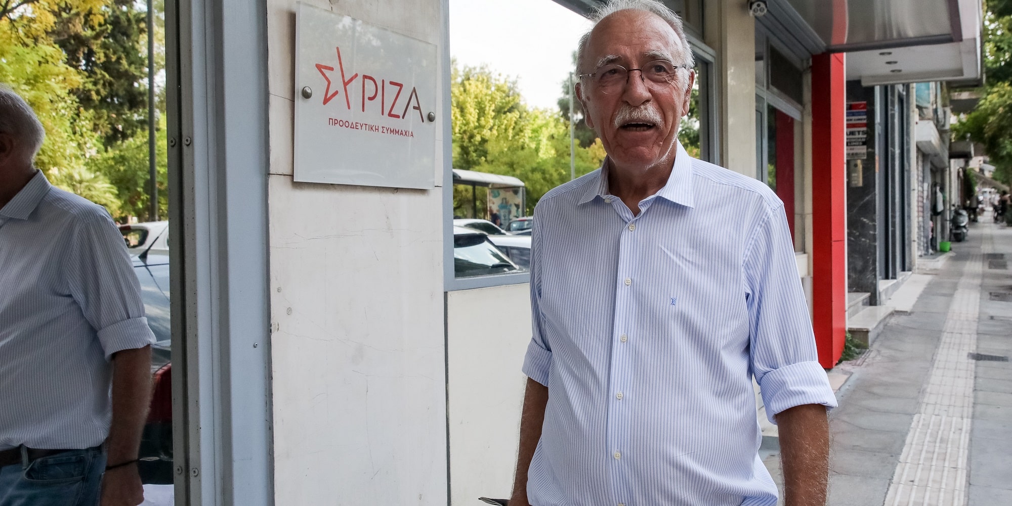 Ο Δημήτρης Βίτσας του ΣΥΡΙΖΑ δέχθηκε επίθεση στο Ίλιον