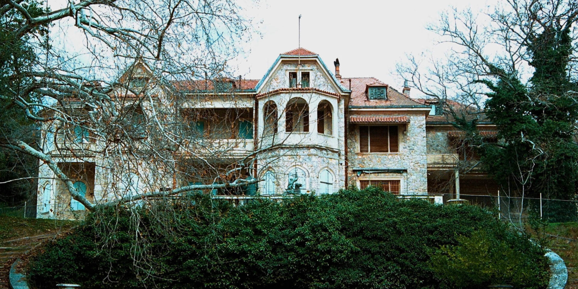Τατόι, τα πρώην βασιλικά ανάκτορα