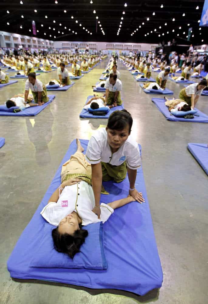 Γυμναστήριο όπου προσφέρεται ταϊλανδέζικο μασάζ σε δεκάδες ανθρώπους ταυτόχρονα / Φωτογραφία: ΑΠΕ