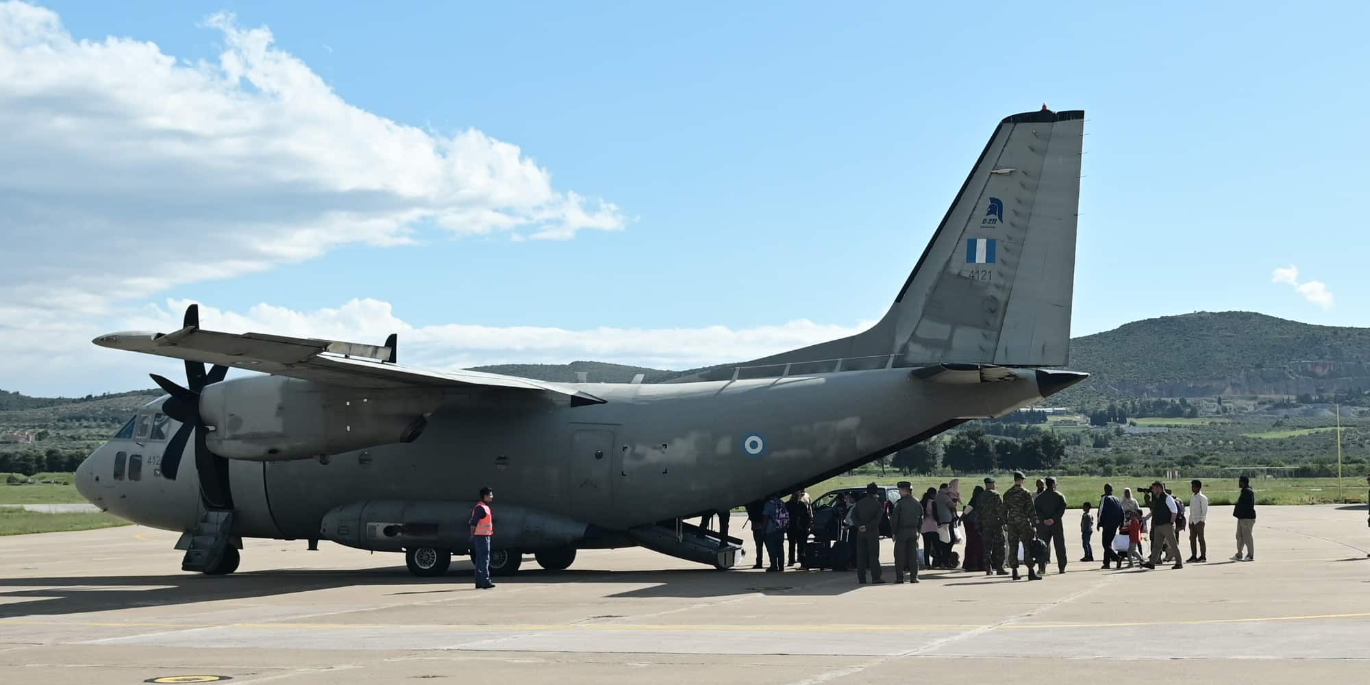 Στο αεροδρόμιο της Τανάγρας το αεροσκάφος της Πολεμικής Αεροπορίας που μεταφέρει ομογενείς από το Σουδάν