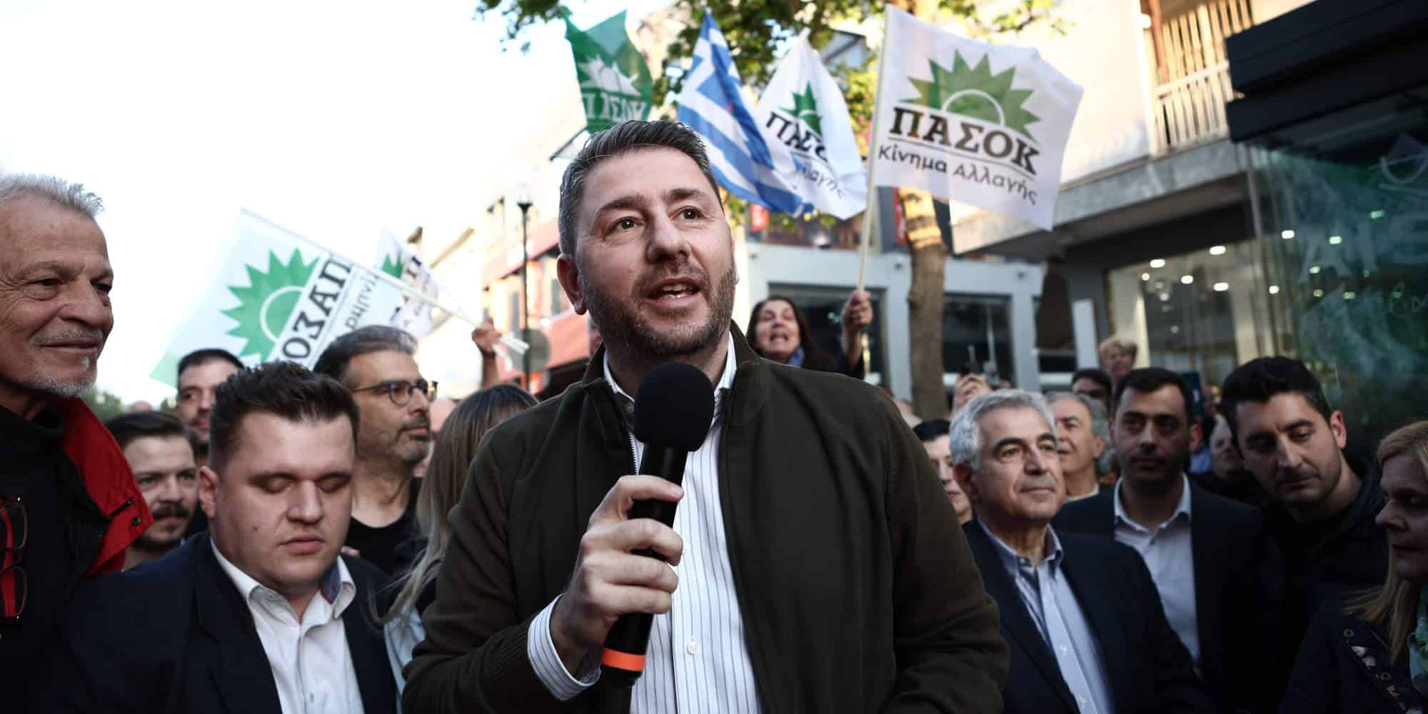 Ο πρόεδρος του ΠΑΣΟΚ, Νίκος Ανδρουλάκης στο Περιστέρι