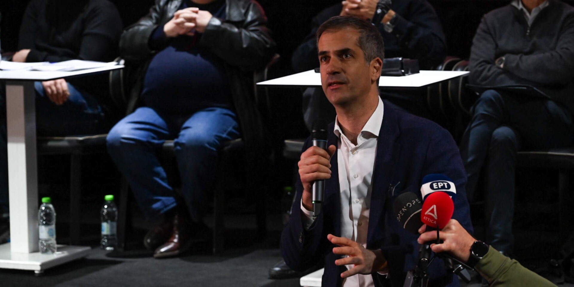 Ο Κώστας Μπακογιάννης σε εκδήλωση για τους κινηματογράφους Ιντεάλ και Άστορ