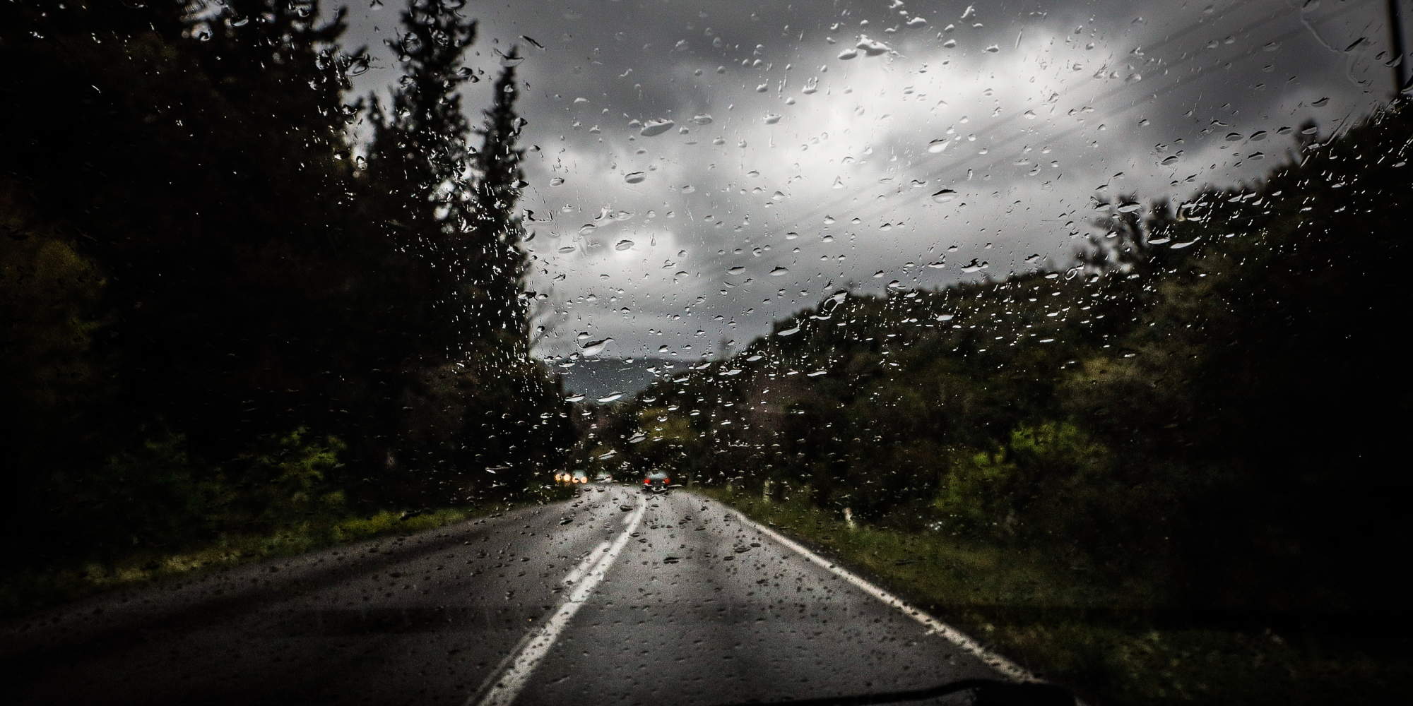 Βροχερός δρόμος στην Κέρκυρα / Φωτογραφία: Eurokinissi