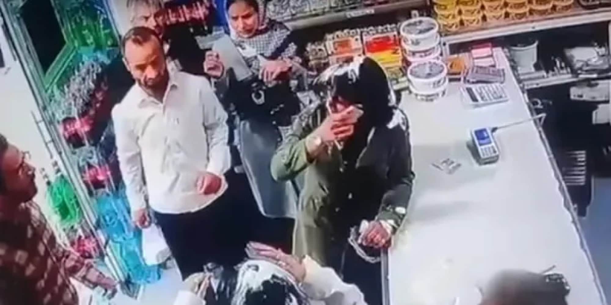 Δύο γυναίκες στο Ιράν δέχθηκαν επίθεση επειδή δεν φορούσαν μαντίλα