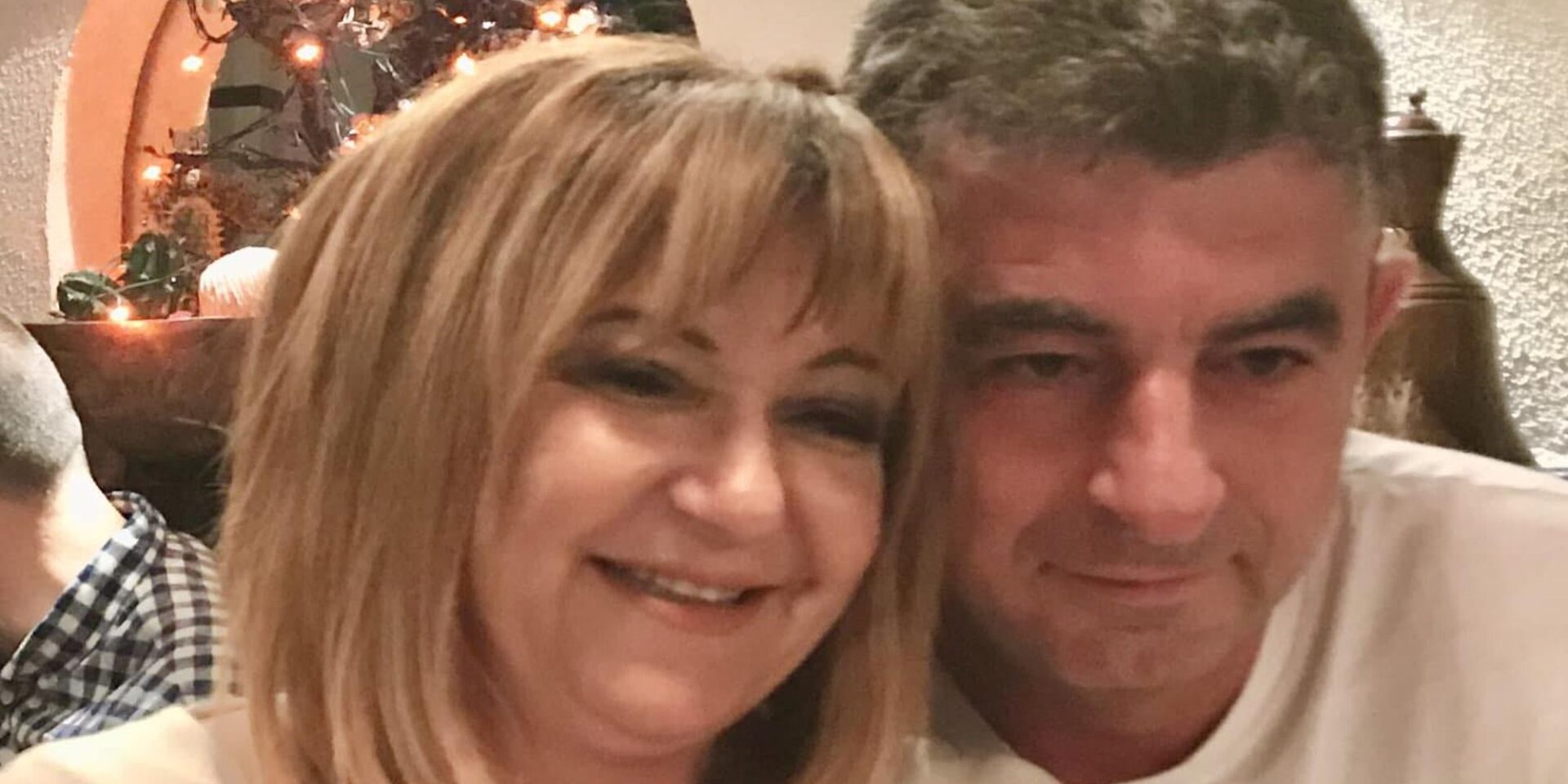 Ο Γιώργος Καραϊβάζ και η σύζυγός του