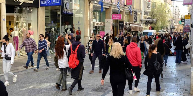 Στα 108 δισεκ. ευρώ τα «φέσια» ιδιωτών προς το Δημόσιο – Ο «χάρτης» των οφειλών στην Εφορία