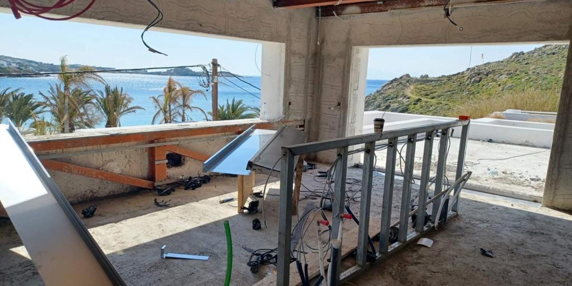 Παράνομες εργασίες σε κτίριο στη Μύκονο