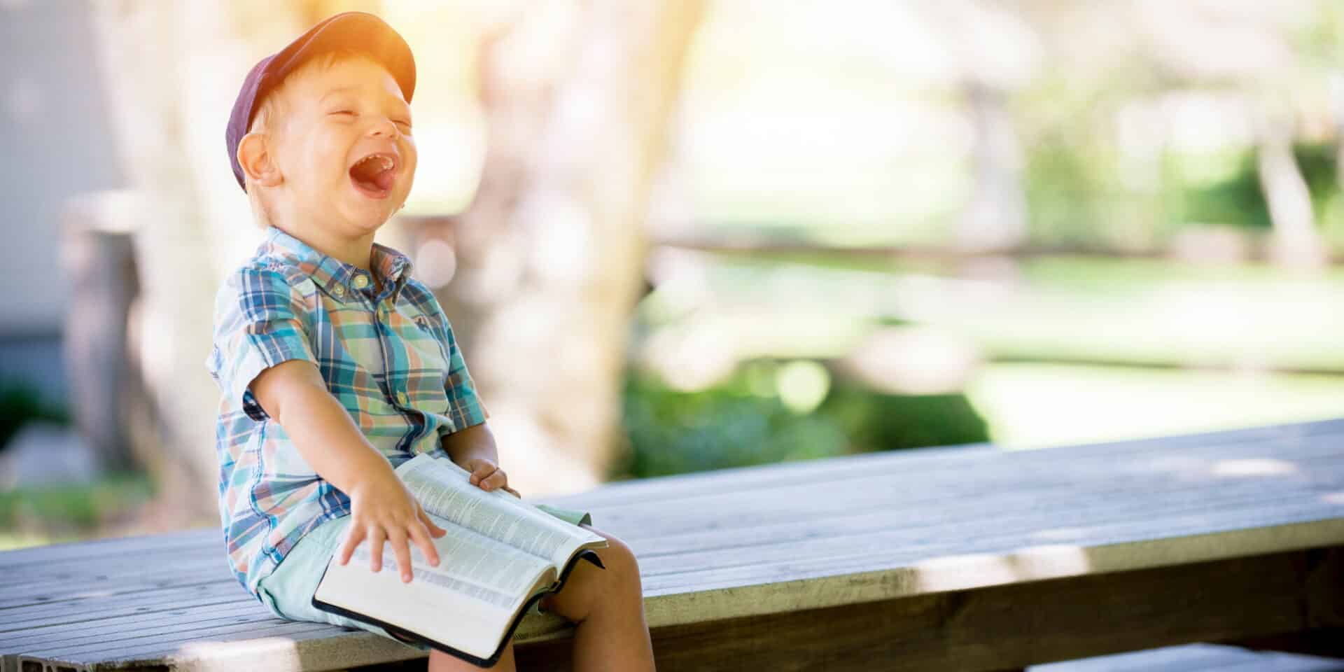 Μέχρι και ο μικρός... γελάει