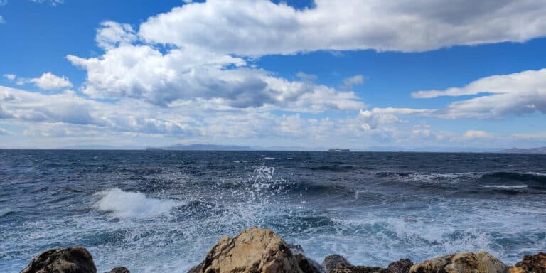 Καιρός σήμερα (16/10): Αραιές νεφώσεις και θερμοκρασία έως 28 βαθμούς