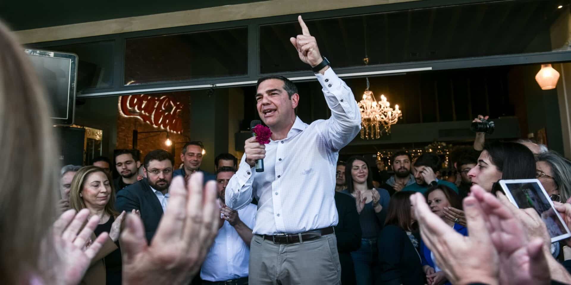 Ο Αλέξης Τσίπρας με πολίτες στην Αγία Παρασκευή
