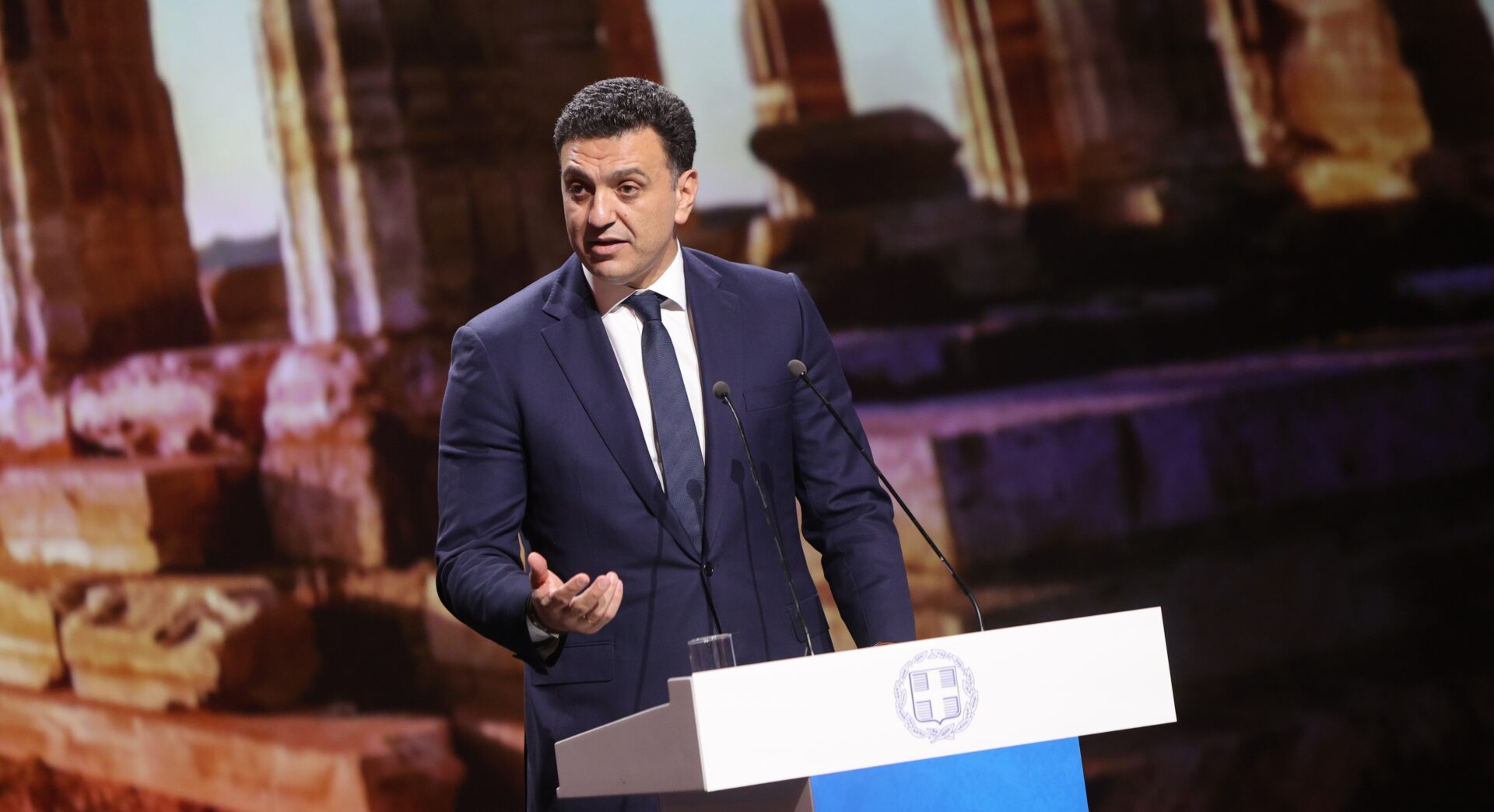ο Υπουργός Τουρισμού, Βασίλης Κικίλιας