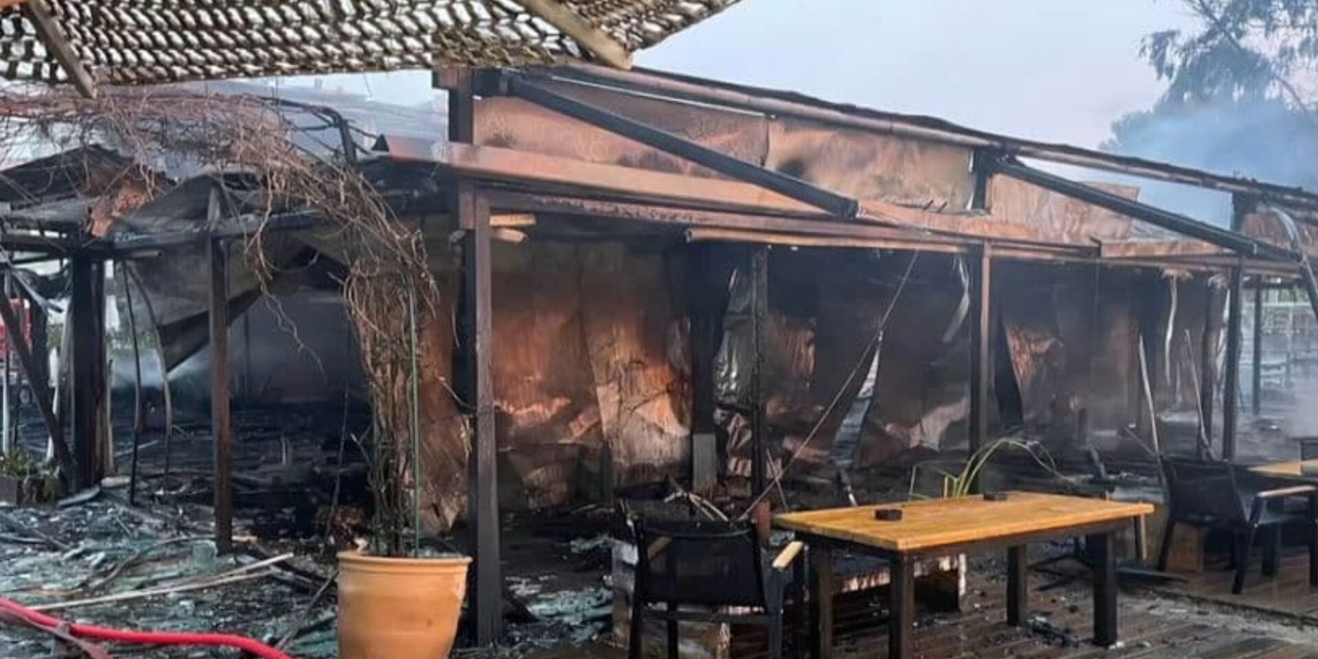 Εικόνα από το σημείο της φωτιάς