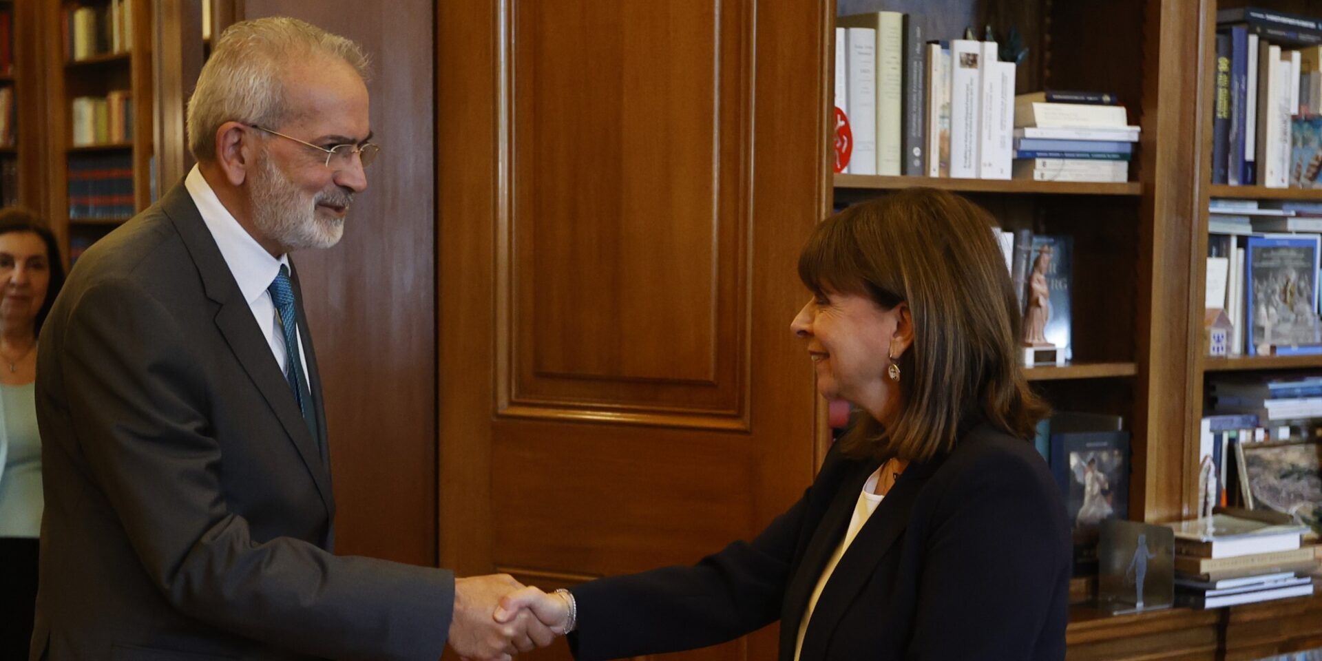 O Ιωάννης Σαρμάς στην Πρόεδρο της Δημοκρατίας
