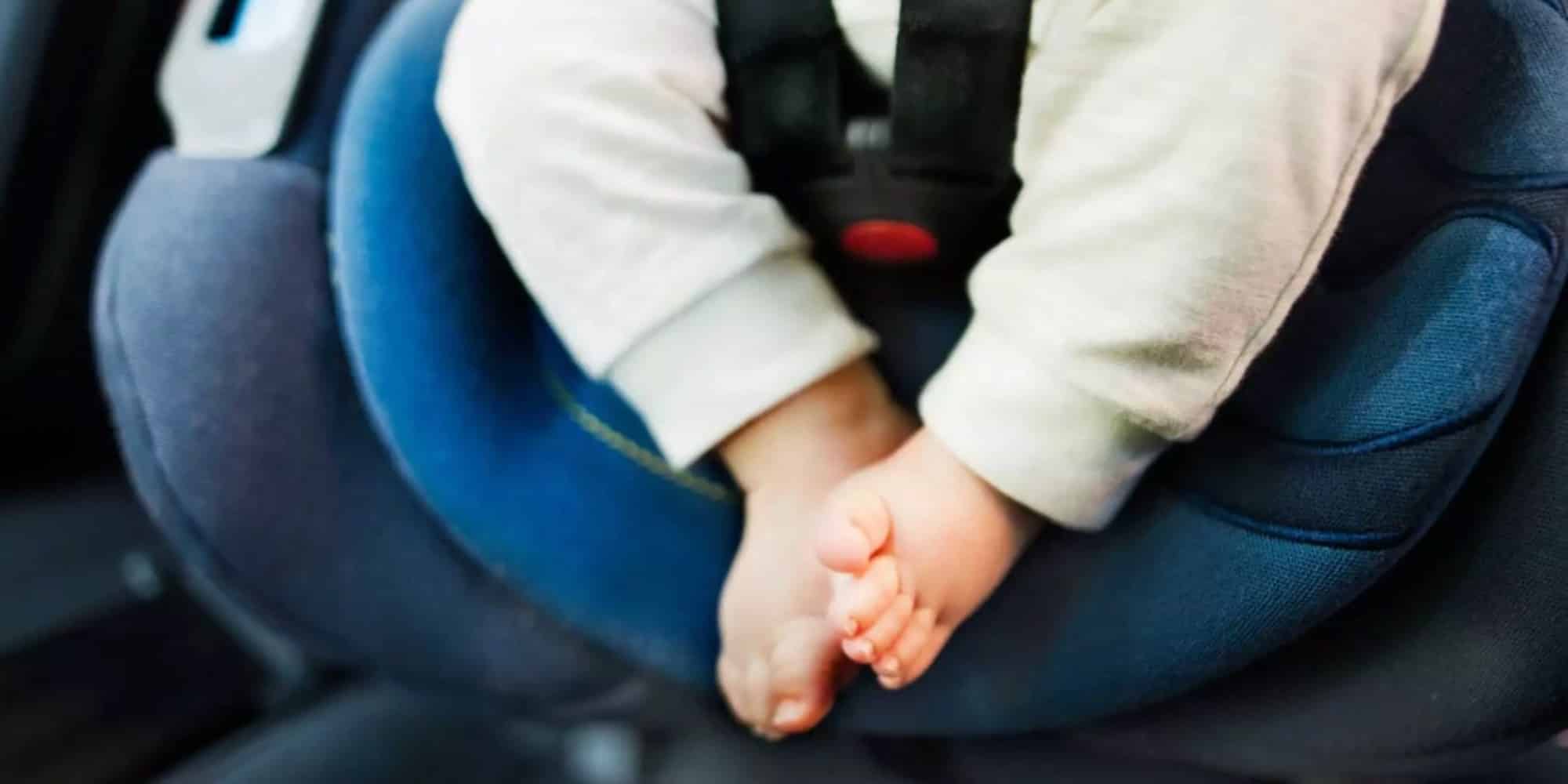 Μωρό σε αυτοκίνητο