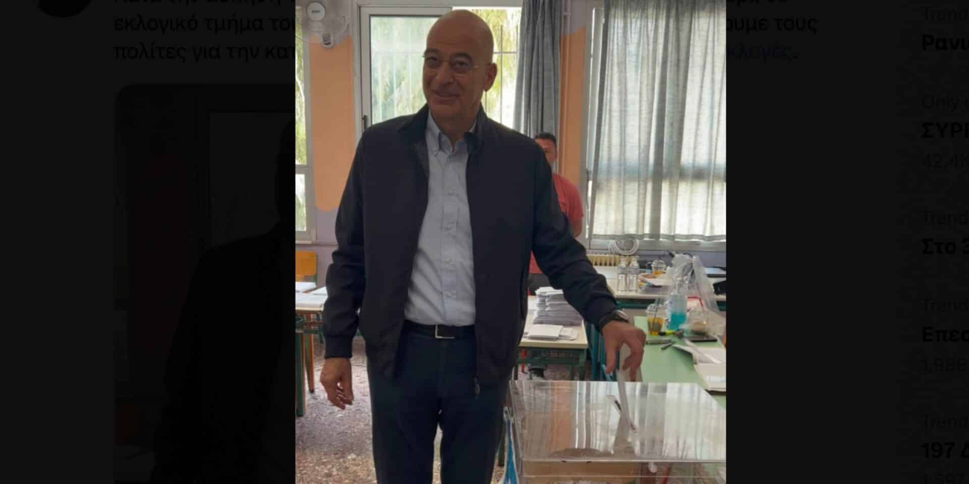 Ψήφισε ο Νίκος Δένδιας