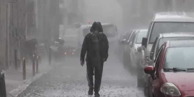 Καιρός: Ο Σεπτέμβριος μπαίνει με καταιγίδες – Πού θα βρέξει