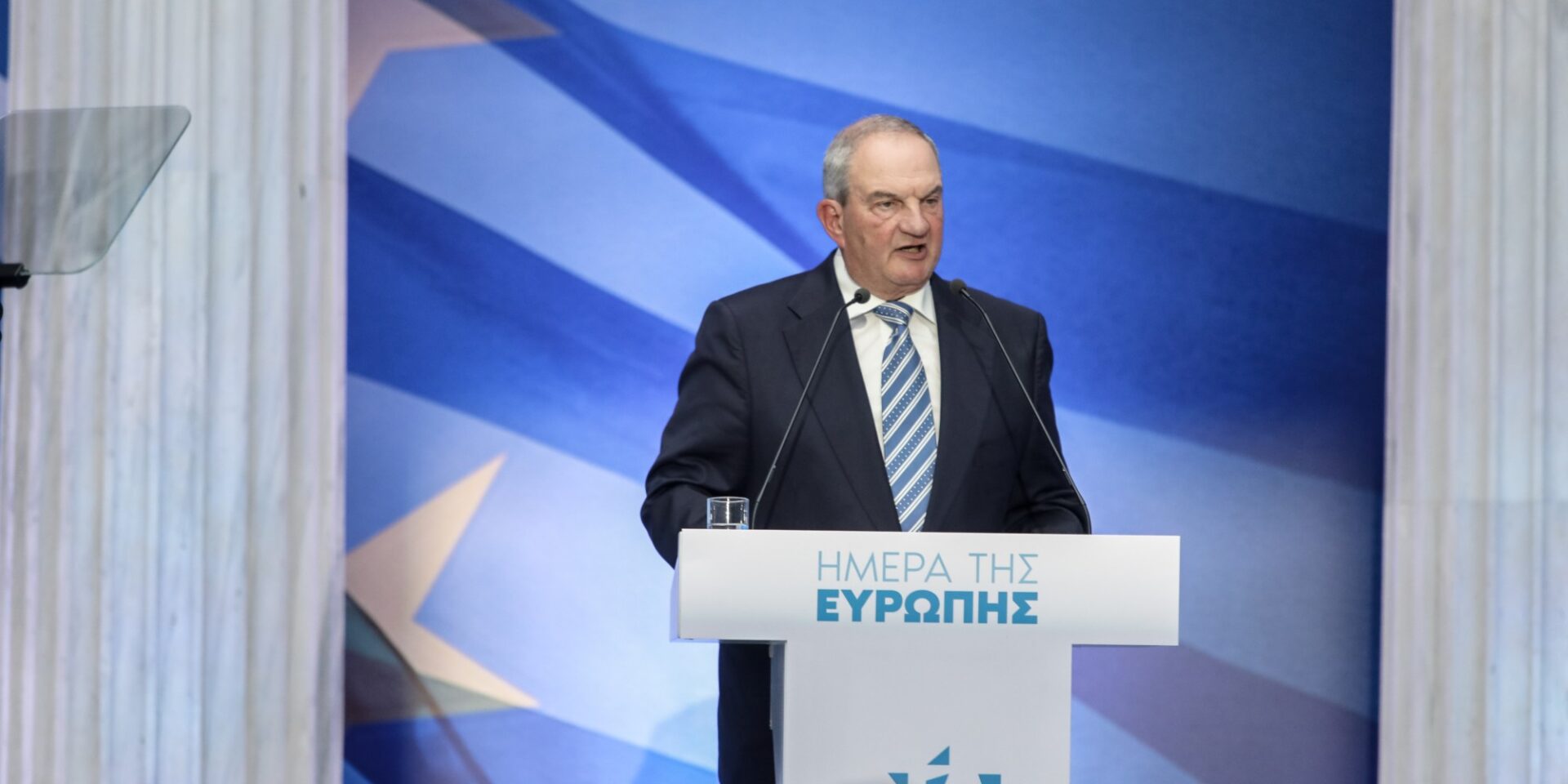Ο πρώην πρωθυπουργός Κώστας Καραμανλής