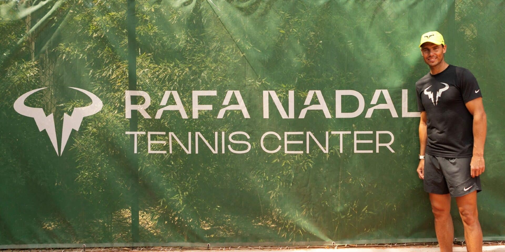 Ο Ναδάλ στο Rafa Nadal Tennis Center στο Sani Resort
