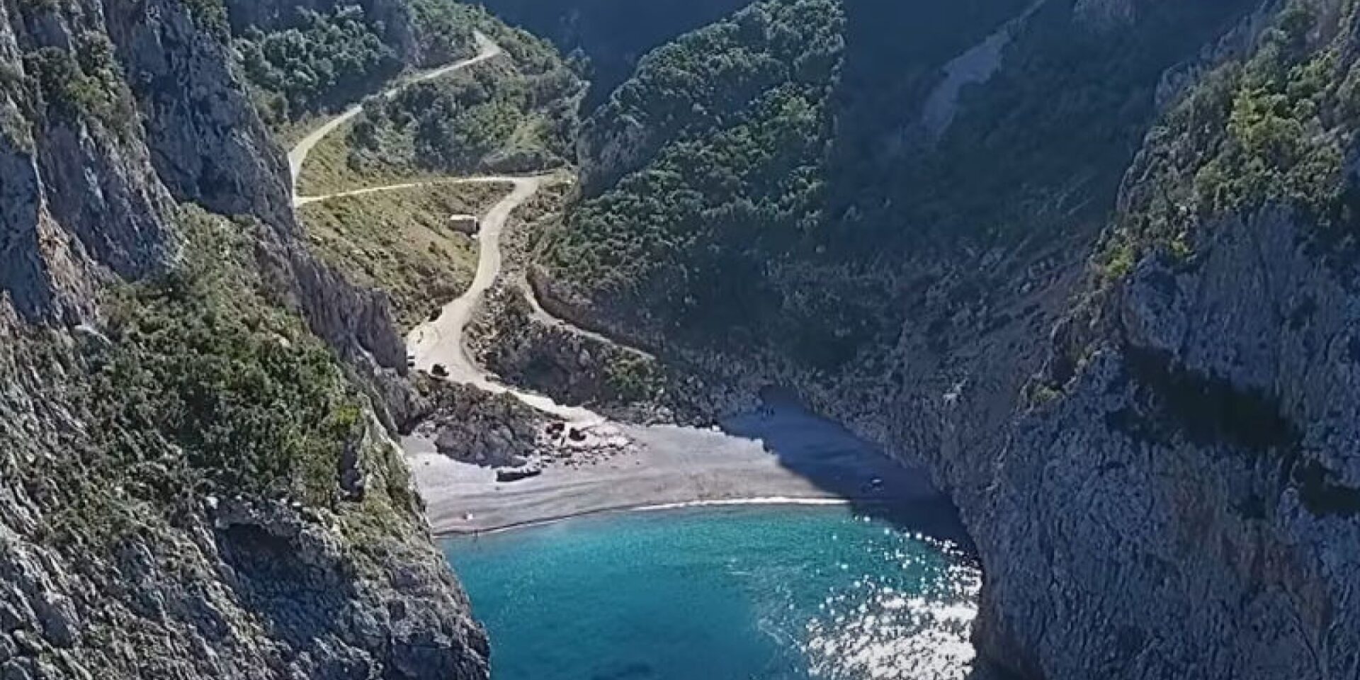 Η παραλία Βύθουρη στην Εύβοια