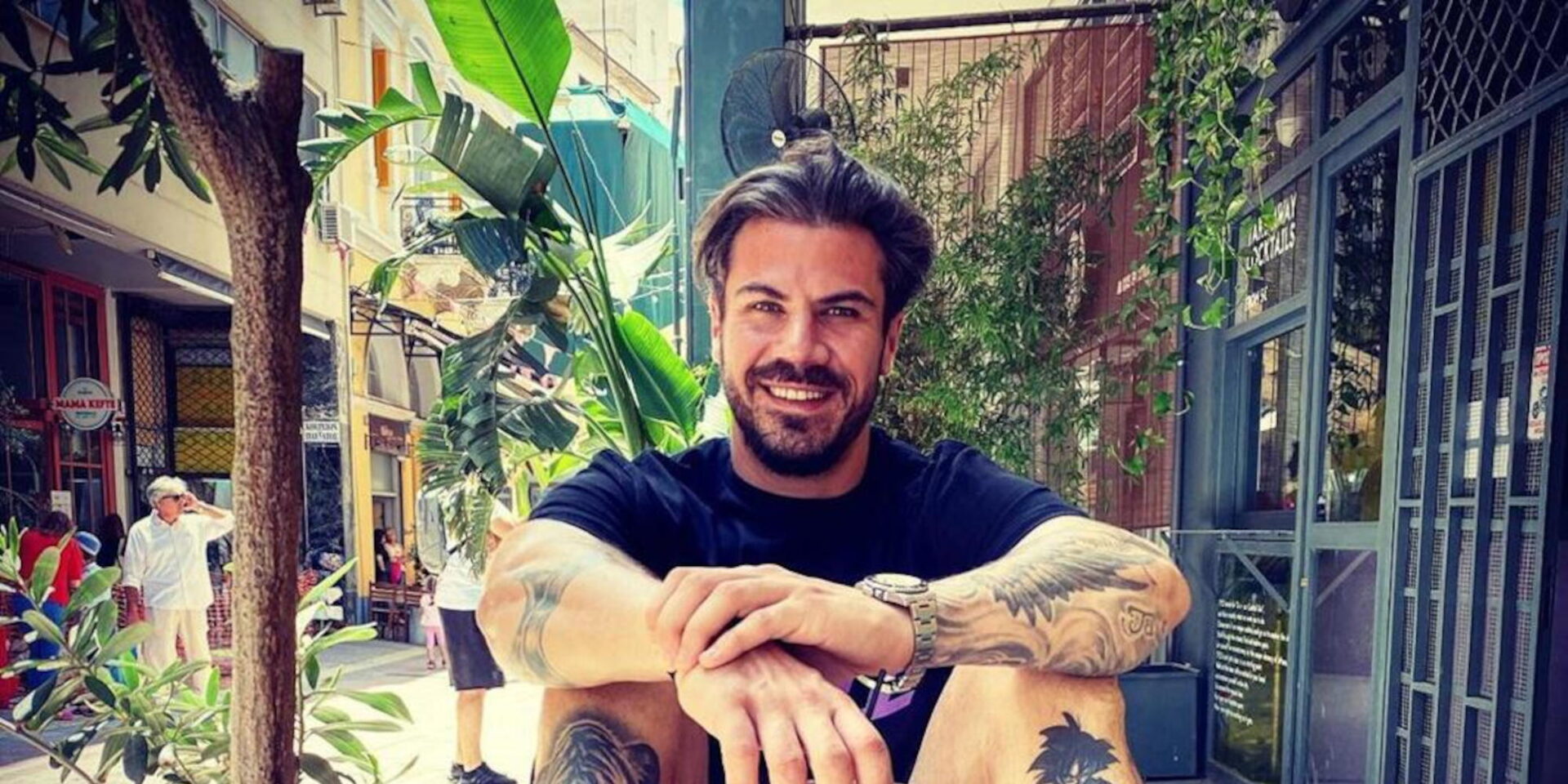 Ο Άκης Πετρετζίκης