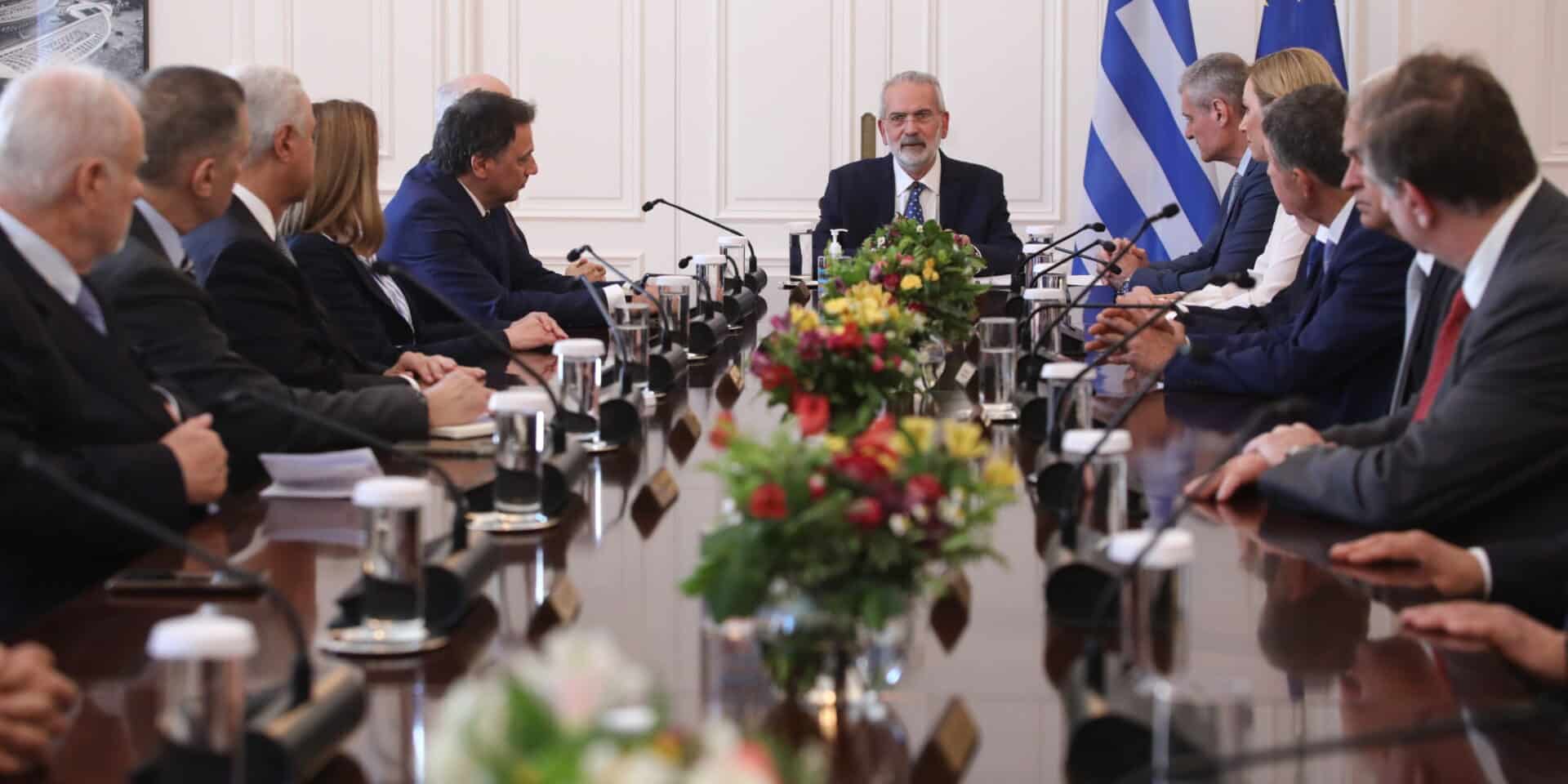 Το πρώτο υπουργικό συμβούλιο της υπηρεσιακής κυβέρνησης