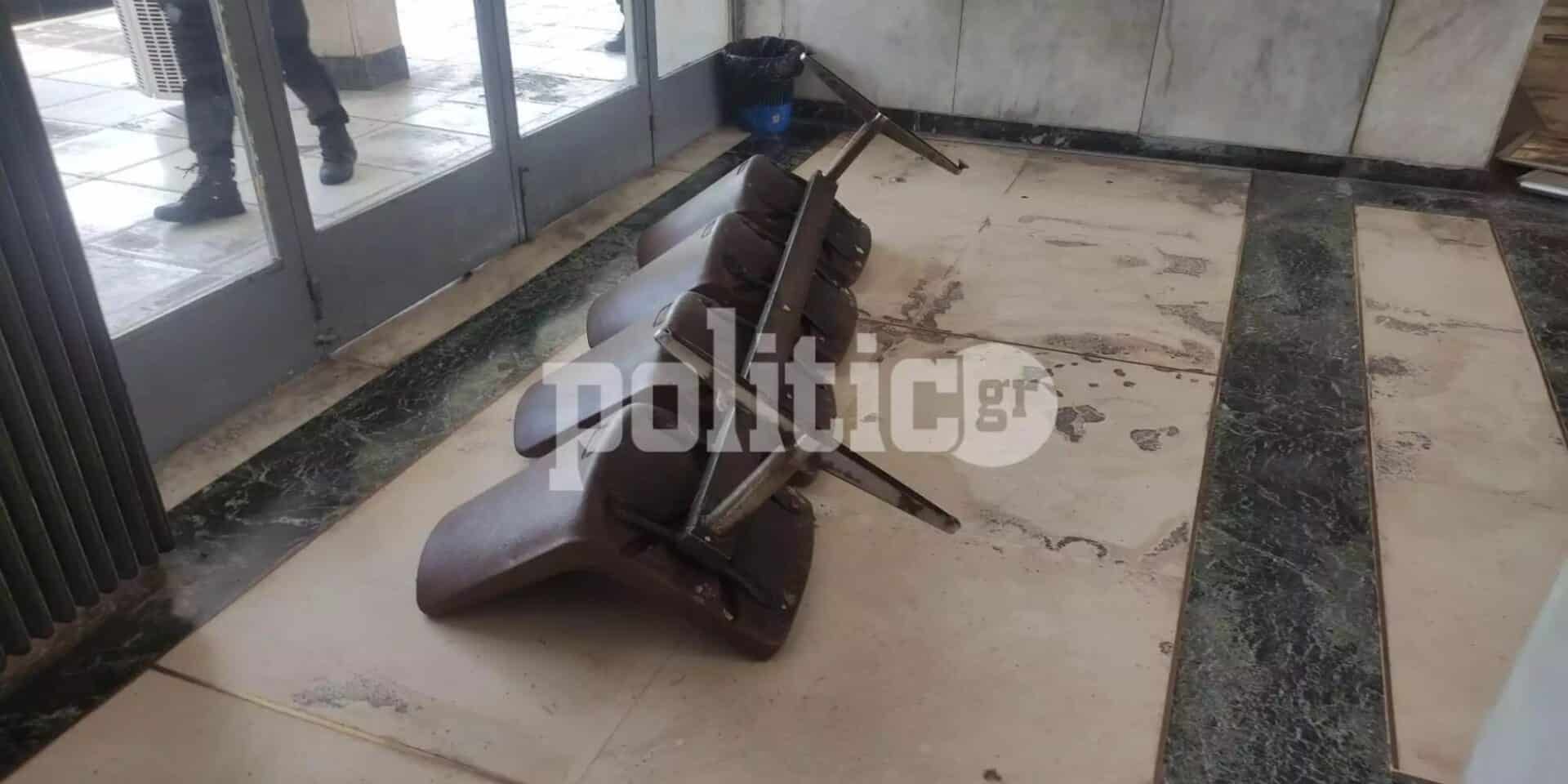 Συμπλοκές στη Λάρισα σε συγκέντρωση συγγενών των θυμάτων στα Τέμπη
