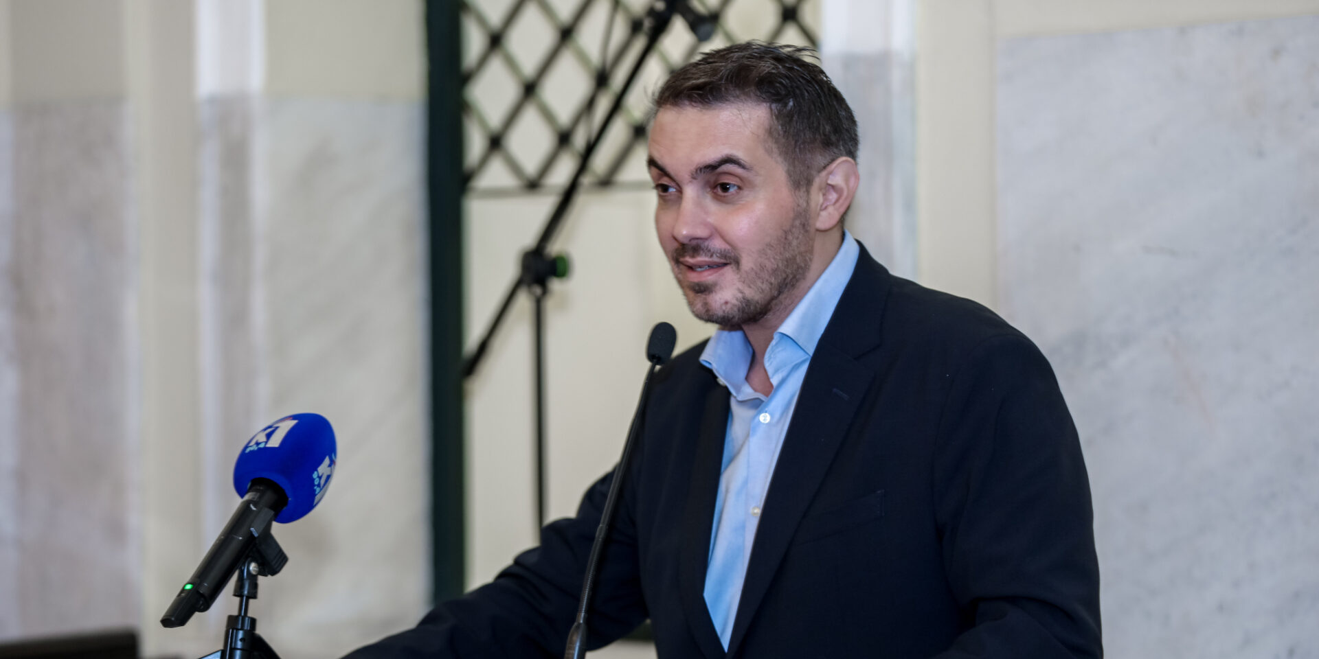 Ο Μιχάλης Χατζηγιάννης