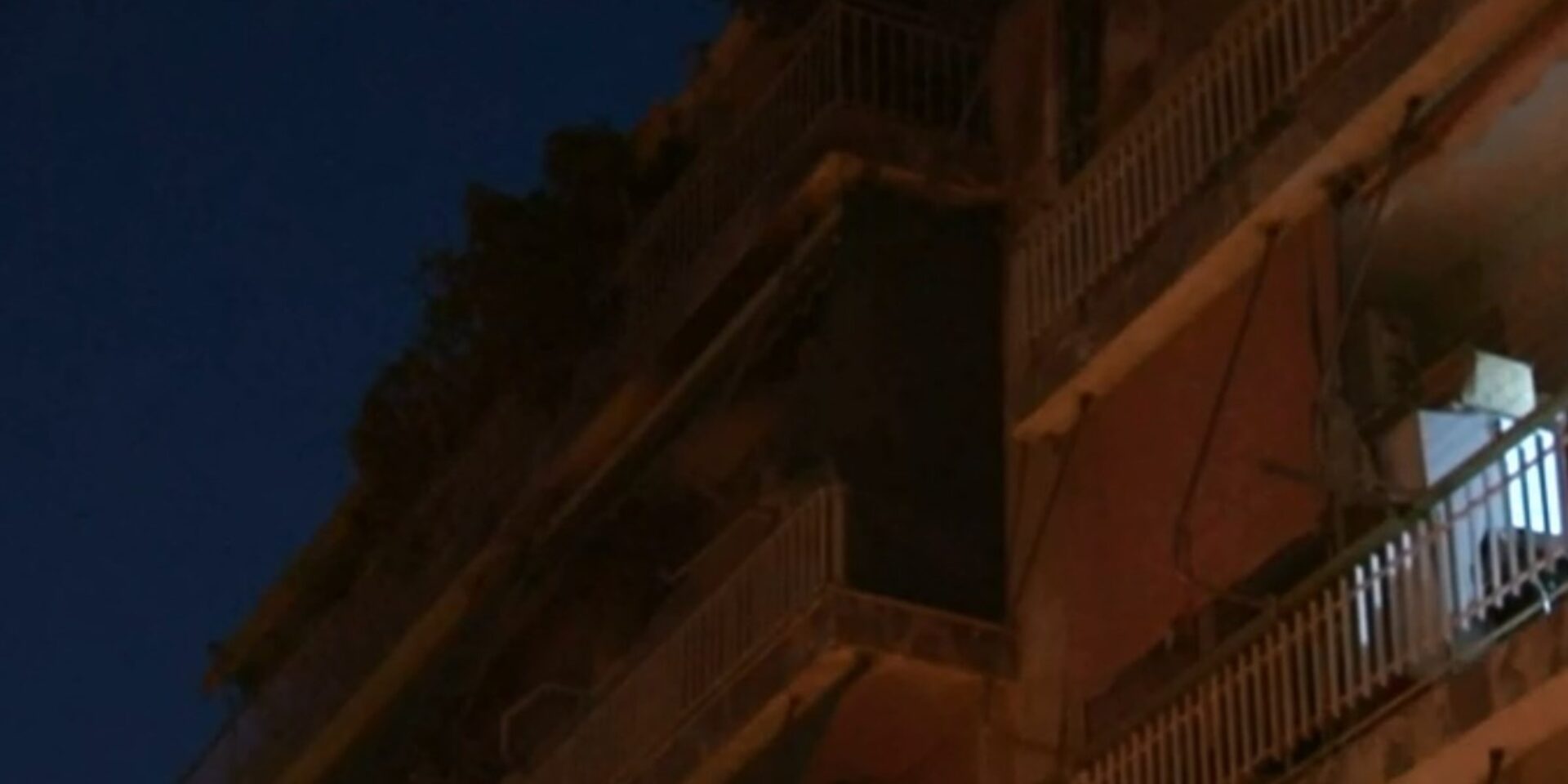 Εικόνα από τη φωτιά στα Πετράλωνα