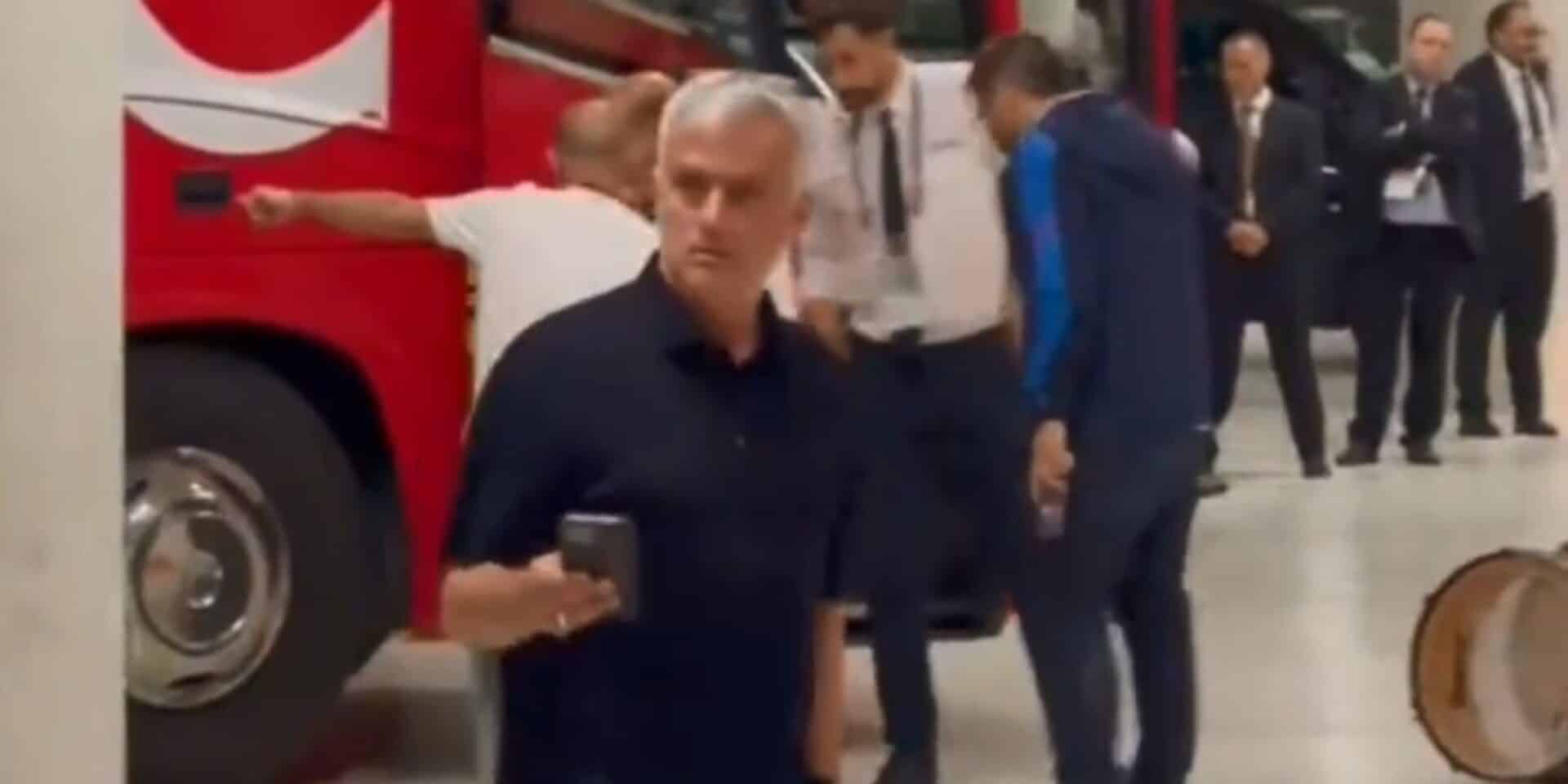Ο Μουρίνιο κράζει τον διαιτητή μετά τον τελικό του Europa League