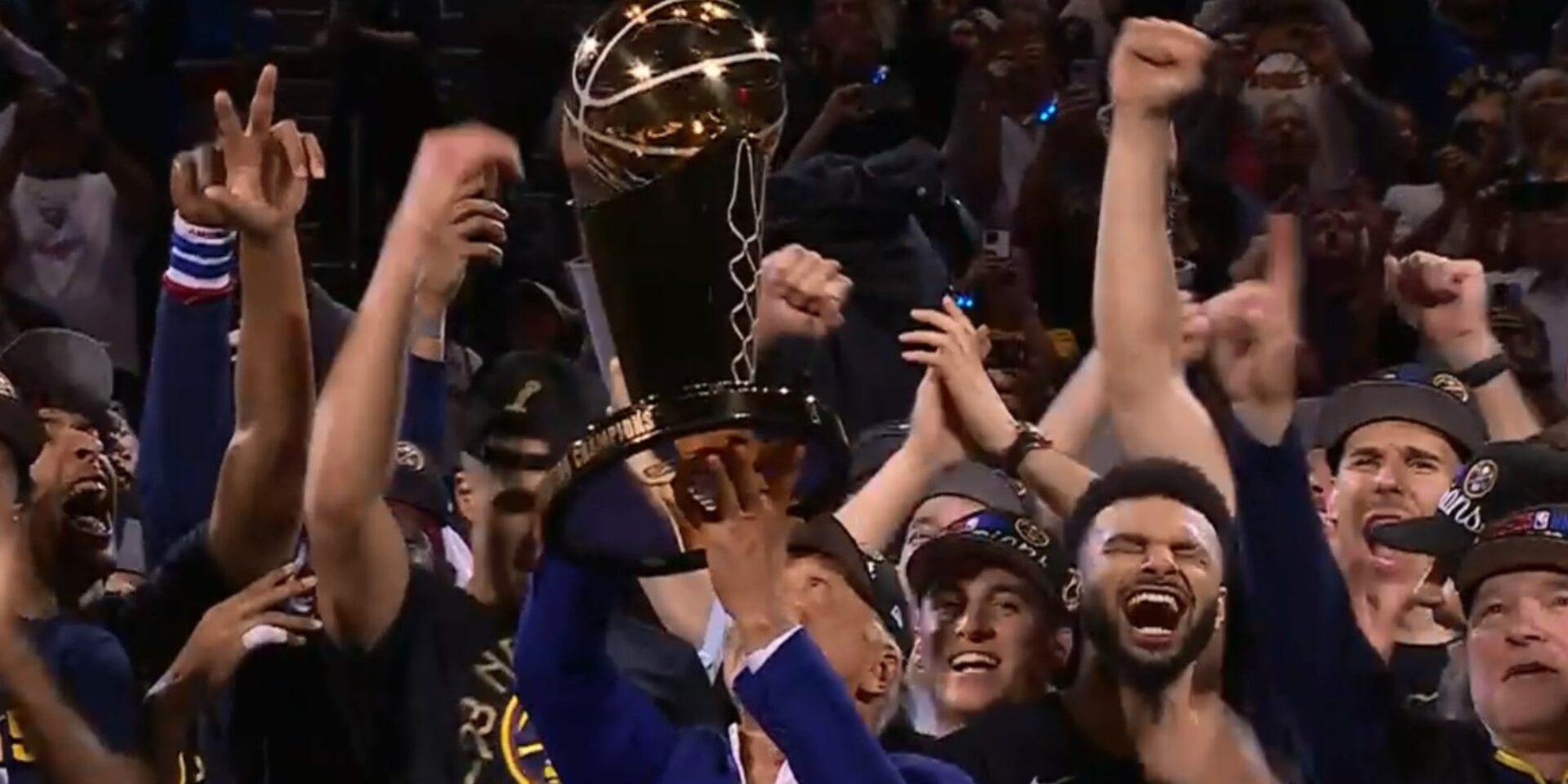 Οι Νάγκετς πανηγυρίζουν τον τίτλο του NBA