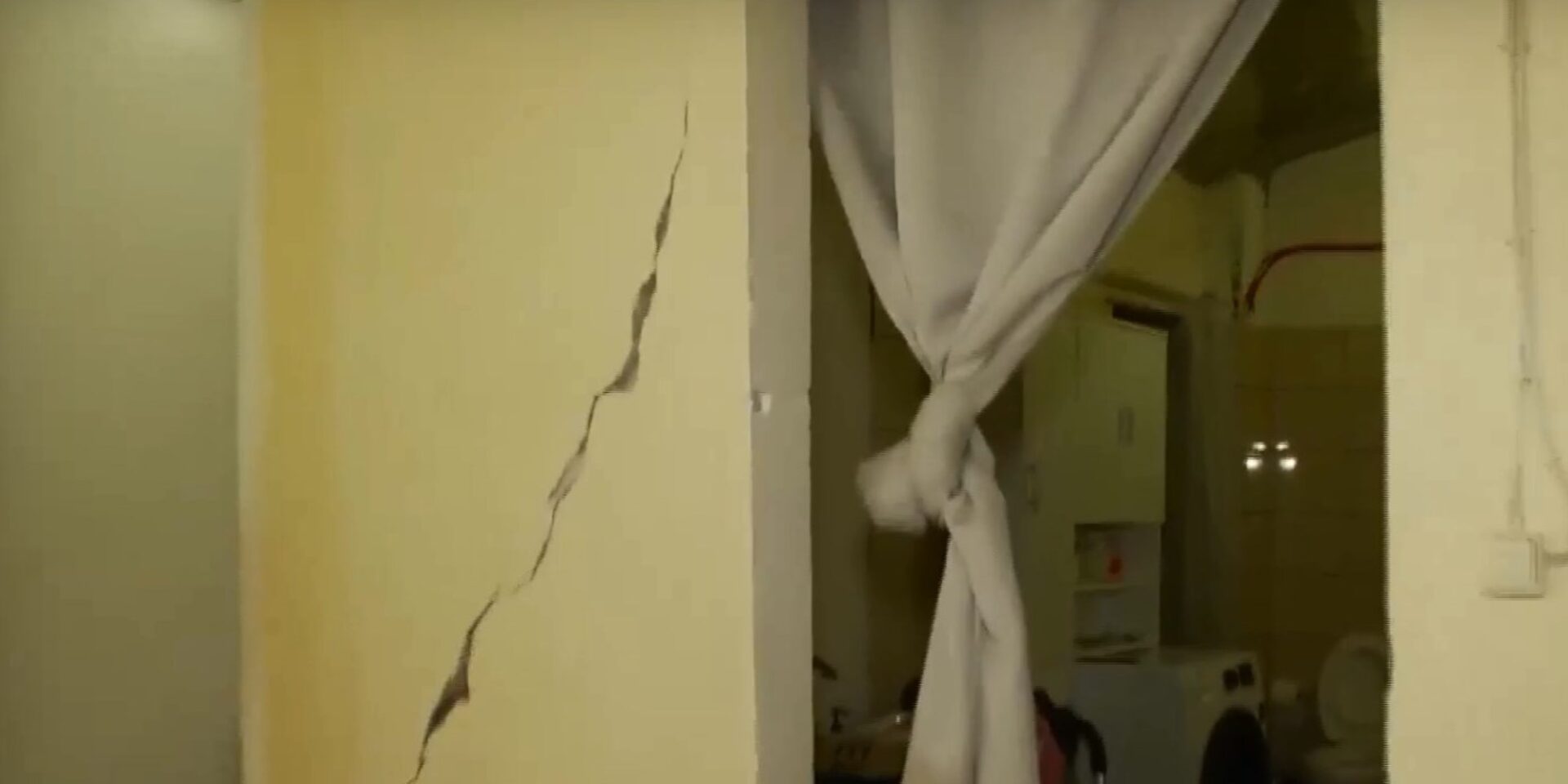 Ρωγμές σε σπίτια από τον σεισμό