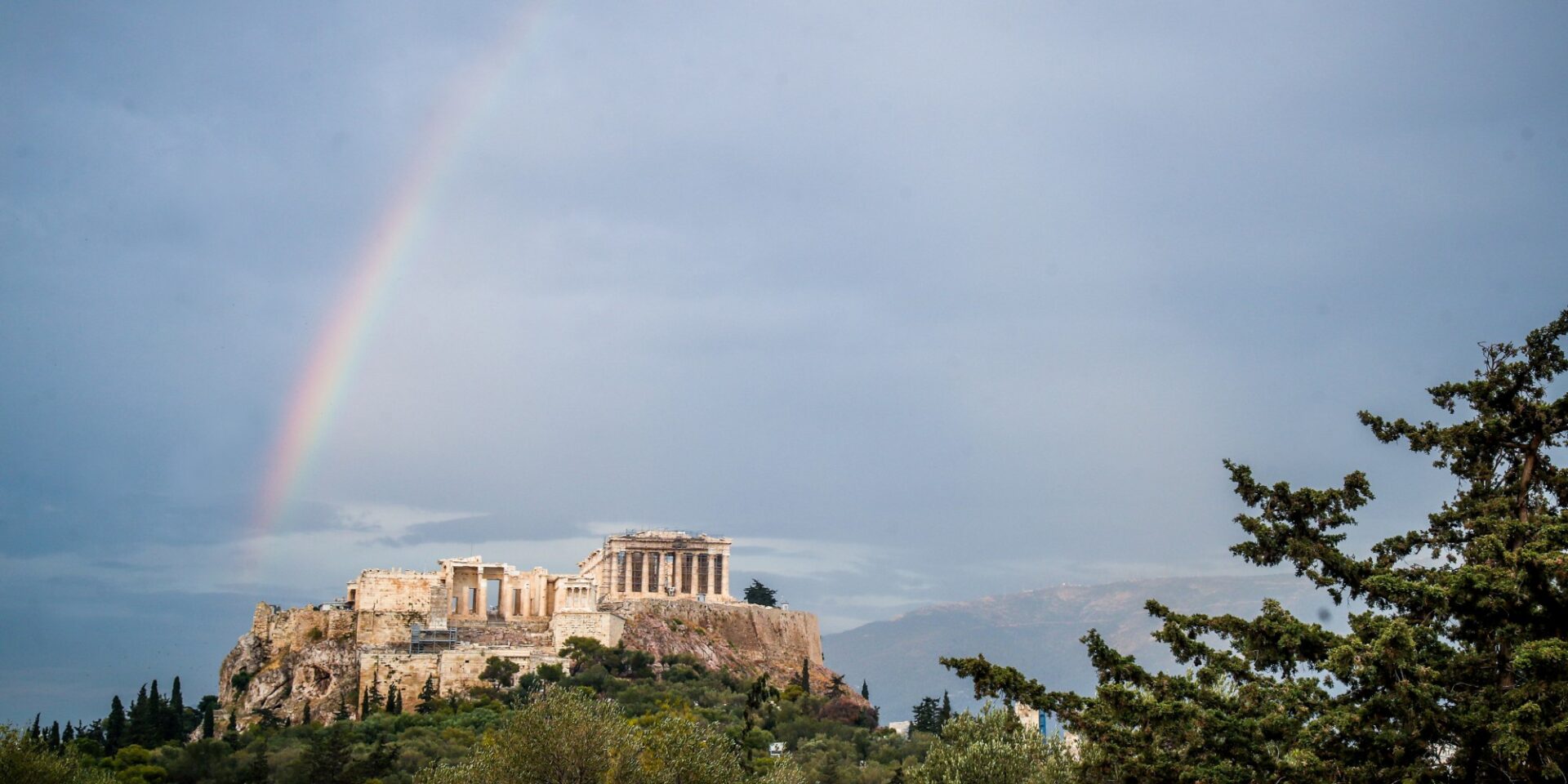 Oυράνιο τόξο πάνω από την Ακρόπολη