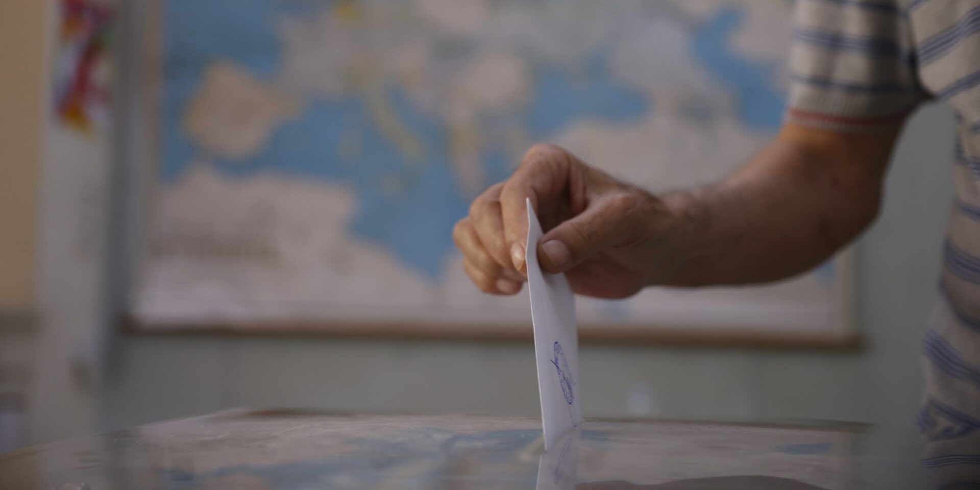 Φάκελος στην κάλπη για τις εκλογές