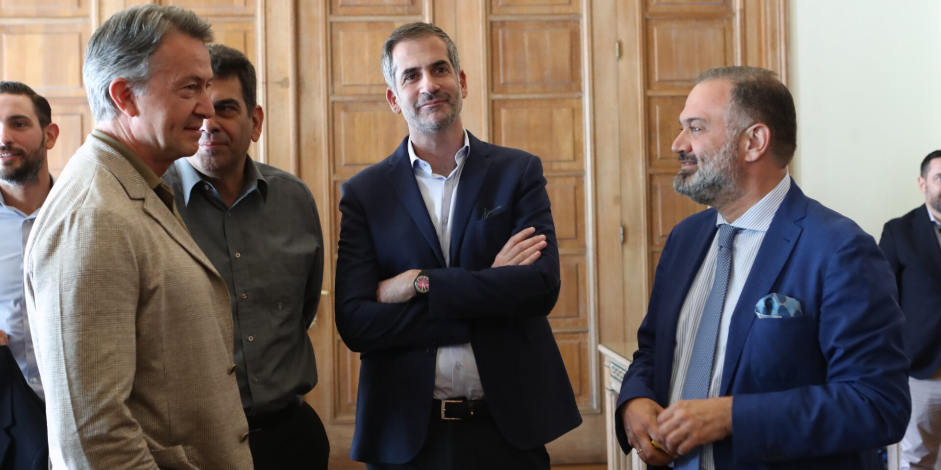 O Δήμαρχος Αθηναίων, Κώστας Μπακογιάννης