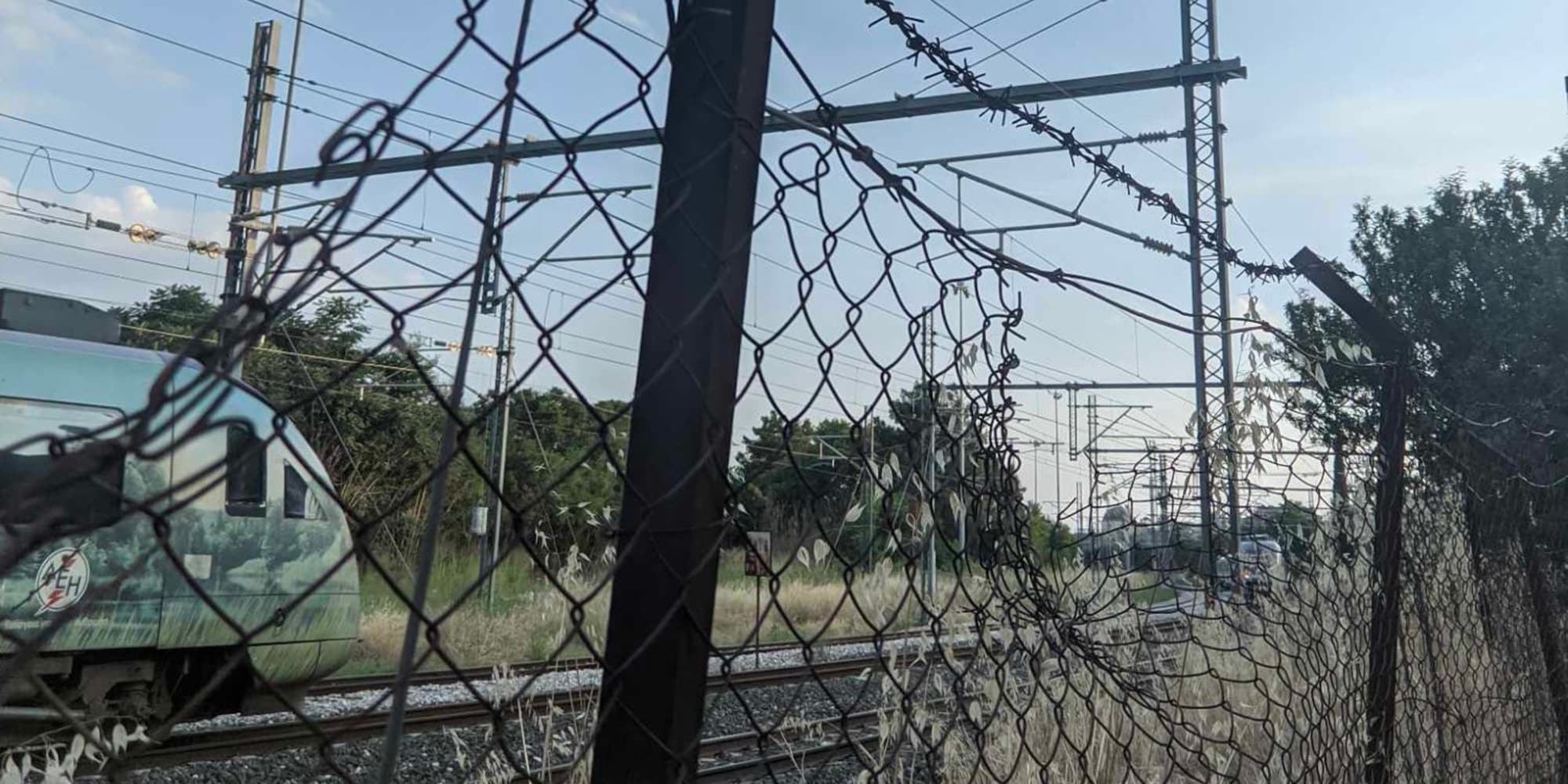 larisa trena - Λάρισα: Αποφεύχθηκε νέα τραγωδία - Δύο τρένα βρέθηκαν στην ίδια γραμμή και σταμάτησαν την τελευταία στιγμή