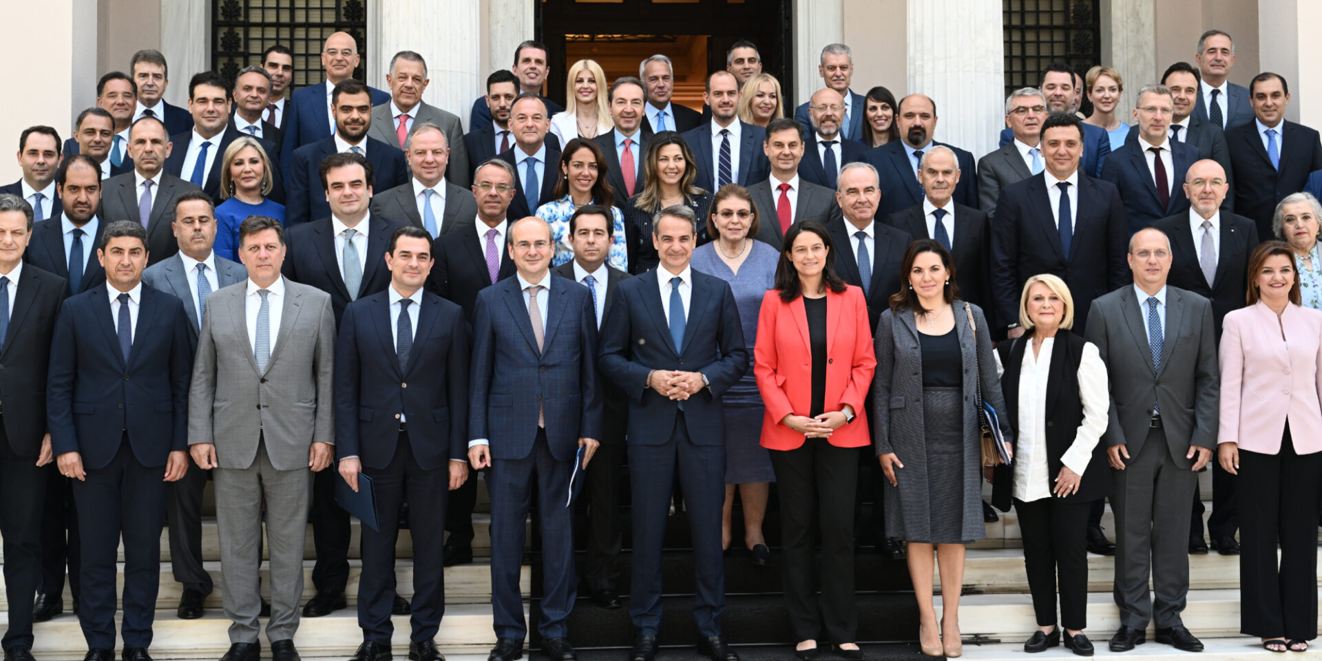 Οι υπουργοί της νέας κυβέρνησης
