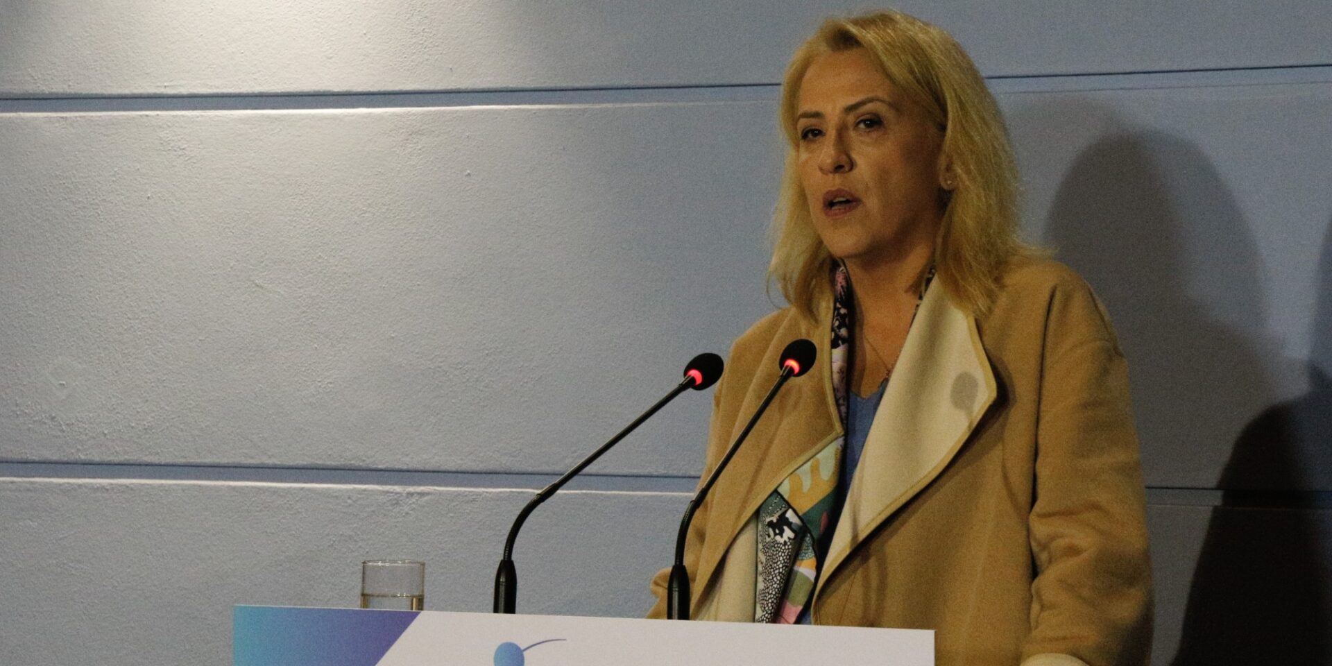 Η Ρένα Δούρου