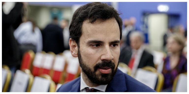 Ρωμανός για ΣΥΡΙΖΑ: «Συνεχιζόμενο θλιβερό ριάλιτι καθημερινών στοχοποιήσεων, προγραφών και χυδαιότητας – Καλά ξεμπερδέματα»