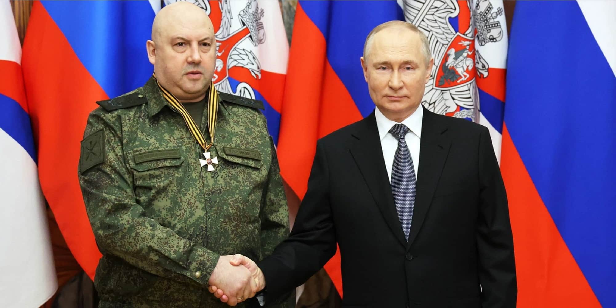 Ο Σεργκέι Σουροβίκιν με τον Βλαντιμίρ Πούτιν