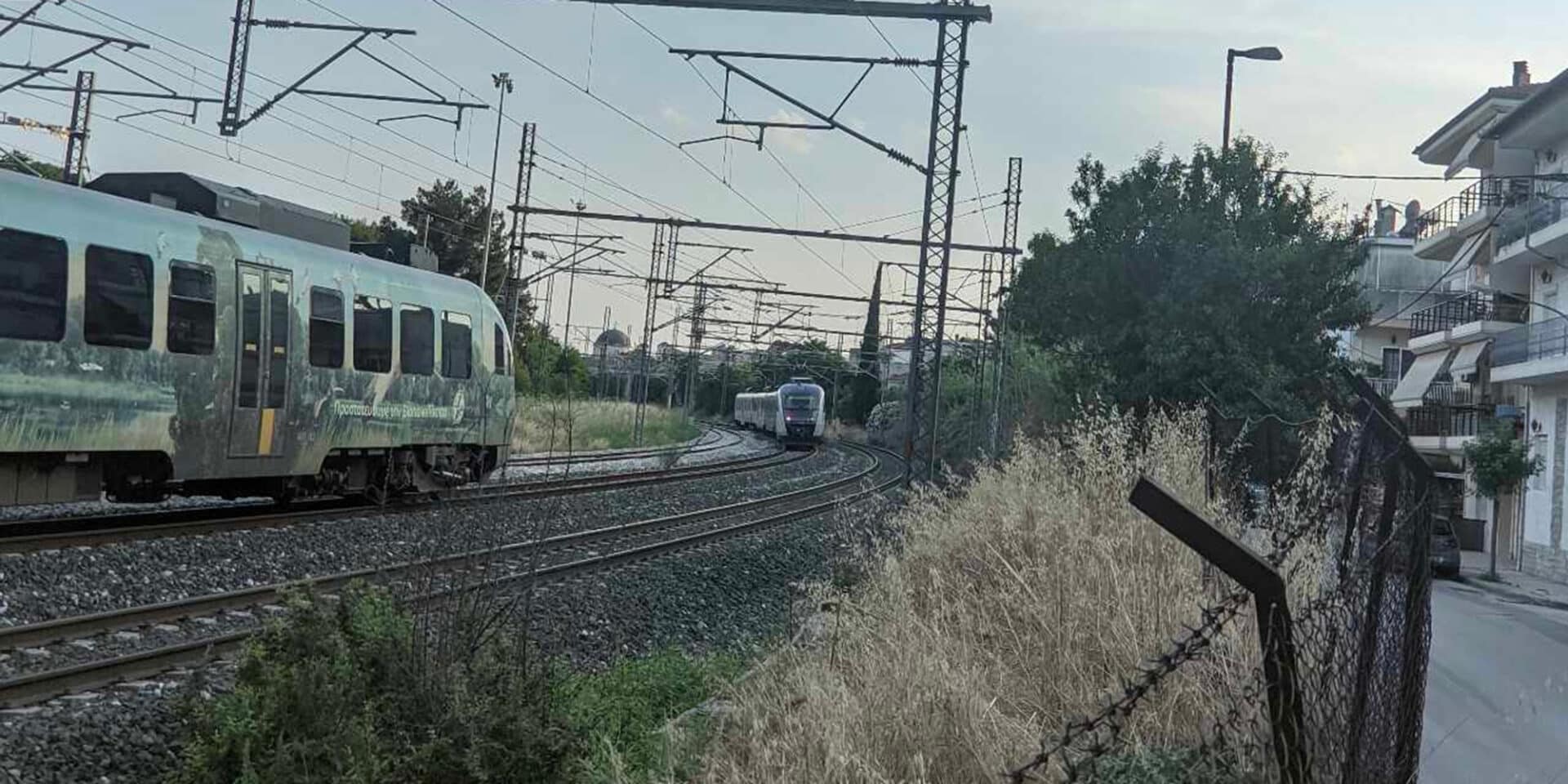 Την τελευταία στιγμή σταμάτησαν τα τρένα στη Λάρισα