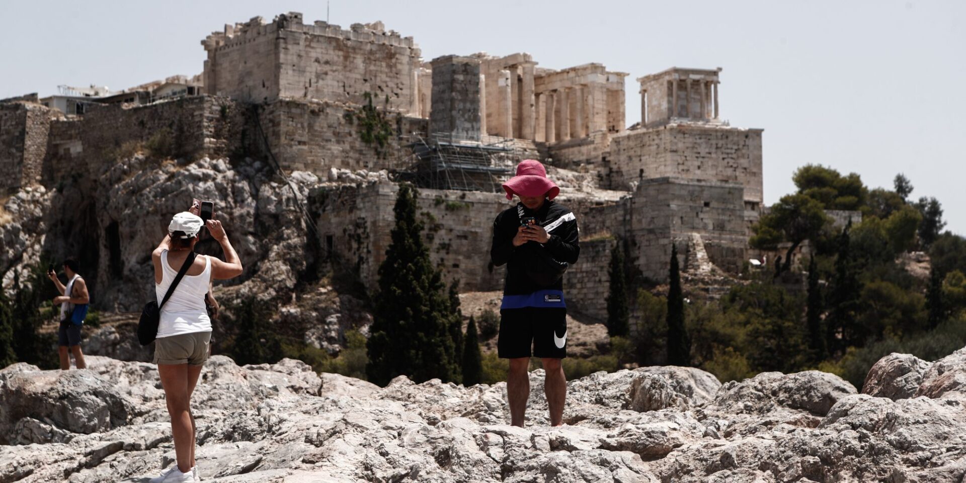 Τουρίστες στην Ακρόπολη