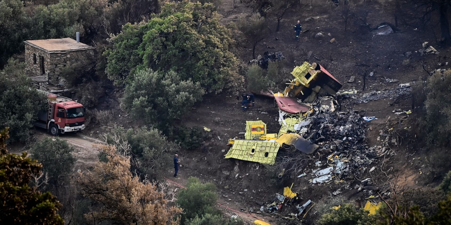 Συντρίμμια του Canadair στην Κάρυστο