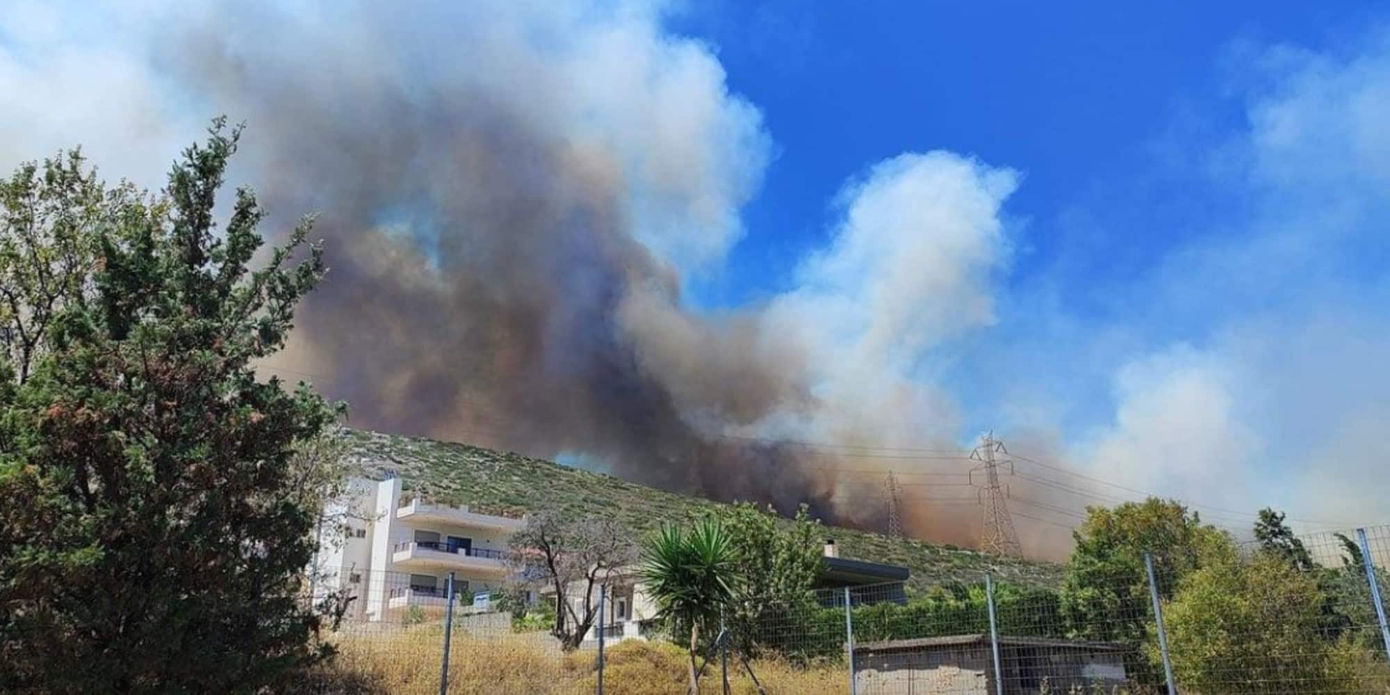 Fwtia Koyvaras Floges 17 7 23 - Φωτιά στον Νέο Κουβαρά: «Εξαιρετικά δυσμενείς συνθήκες τις επόμενες ώρες», αναφέρει το Meteo