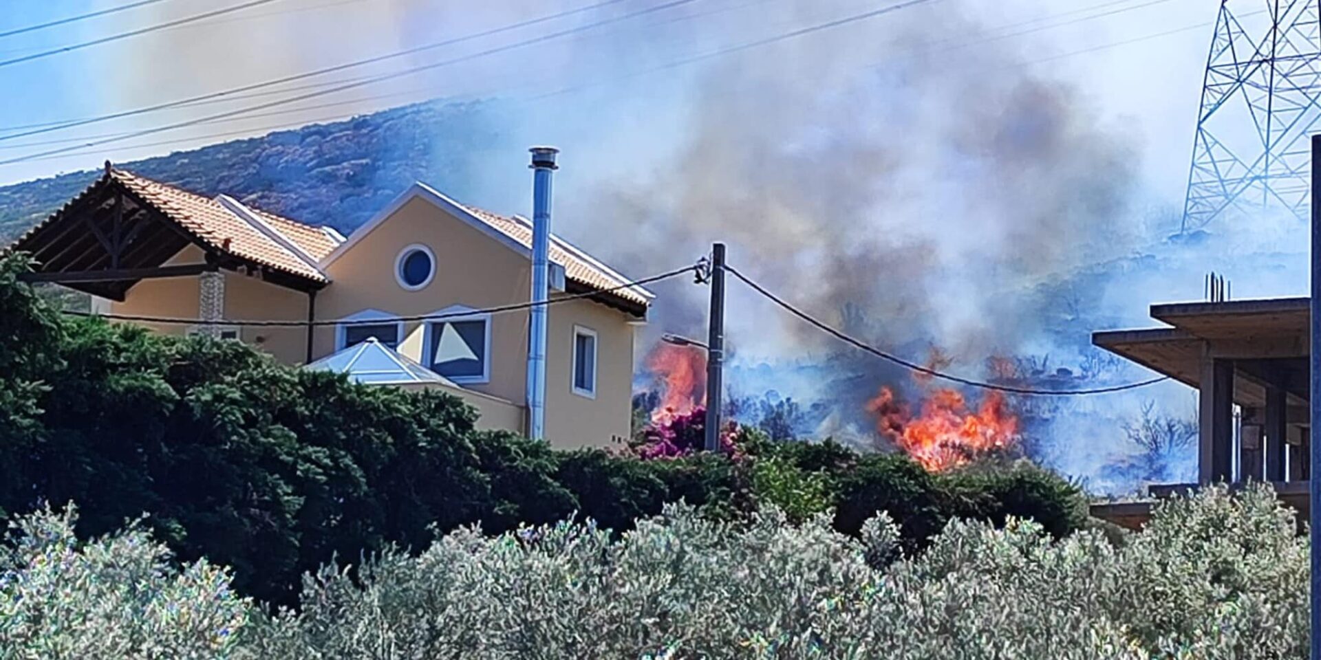 Εικόνα από τη φωτιά στον Νέο Κουβαρά